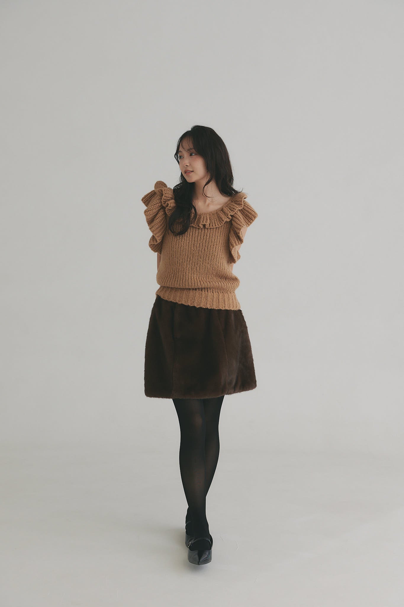 frill neck petal knit