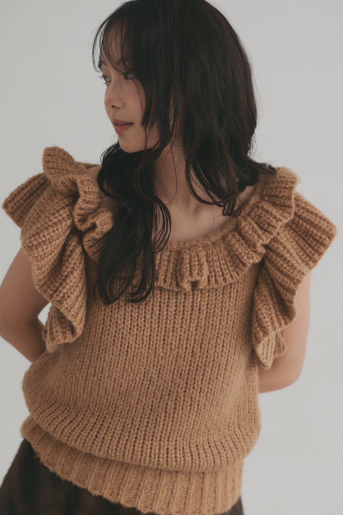 frill neck petal knit