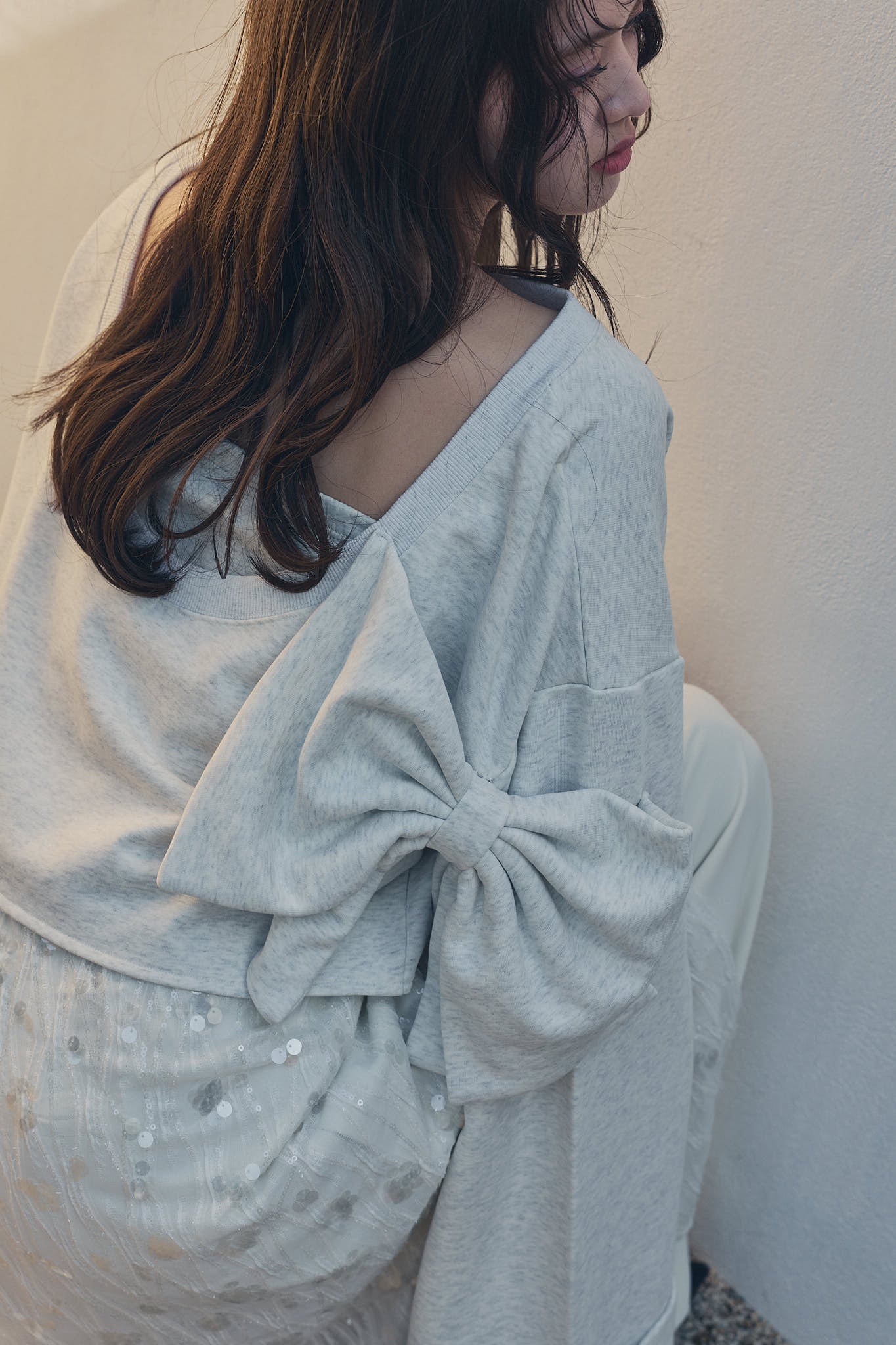 back open ribbon sweat