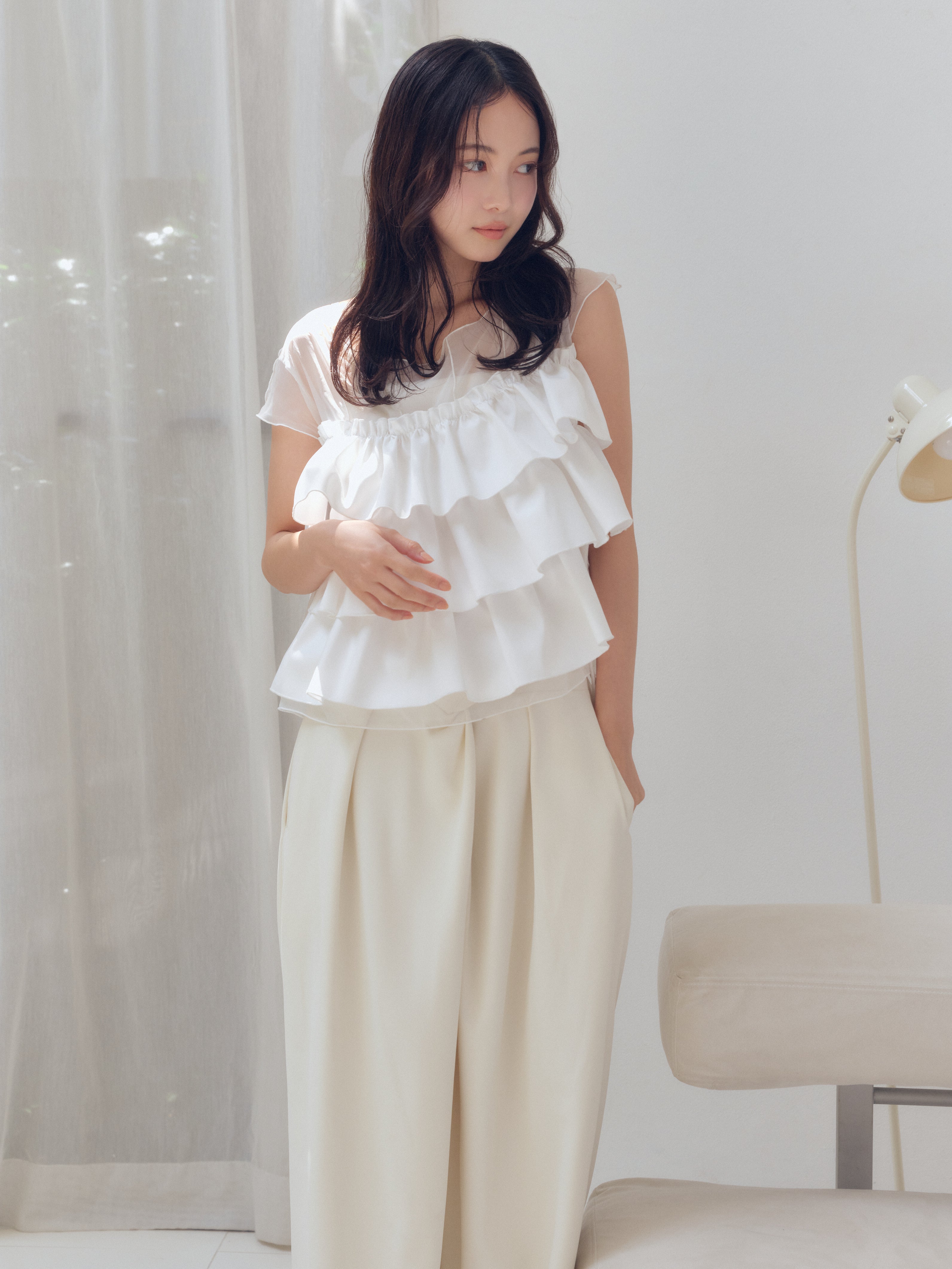 piping bulky frill blouse