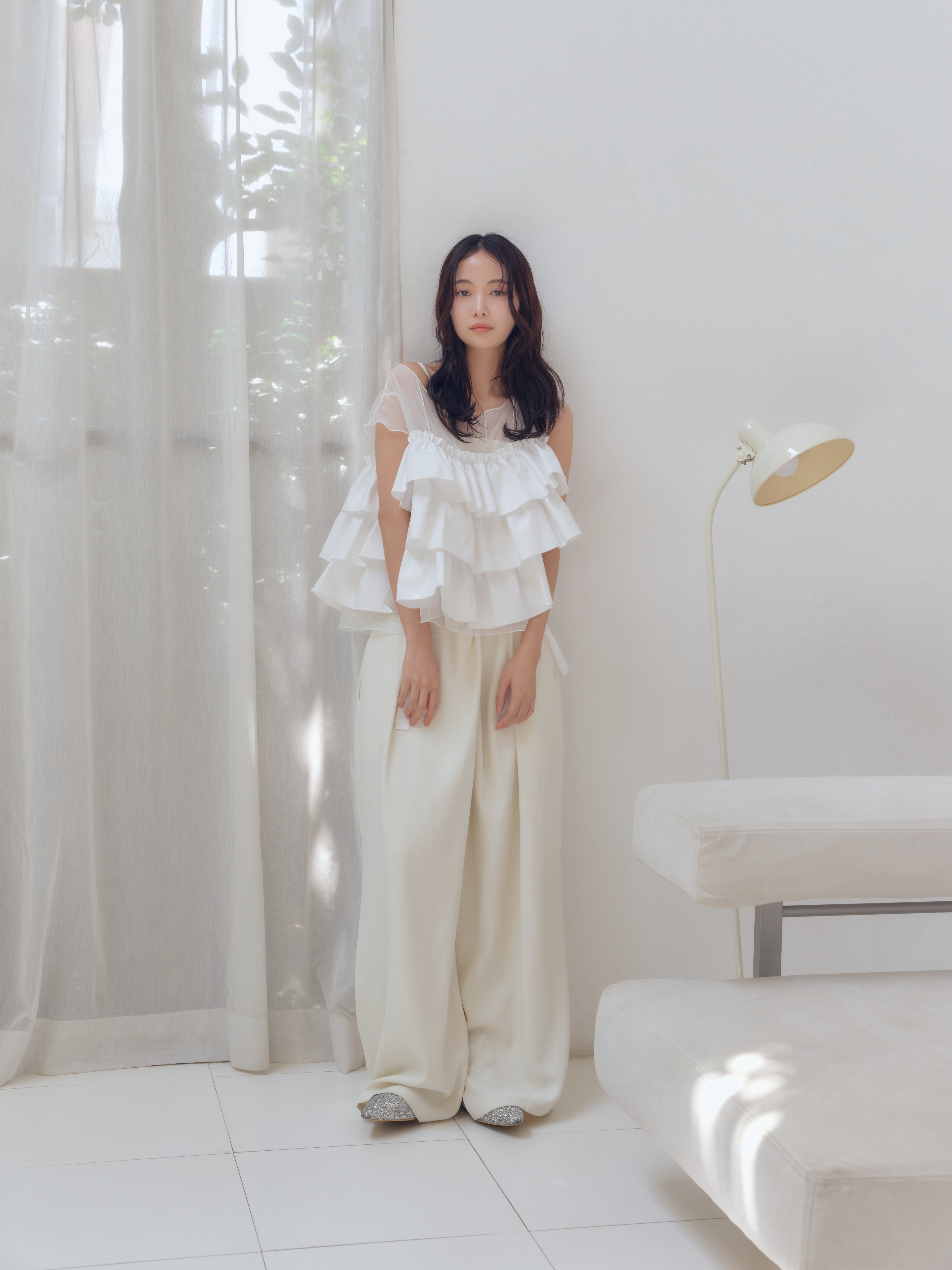 piping bulky frill blouse