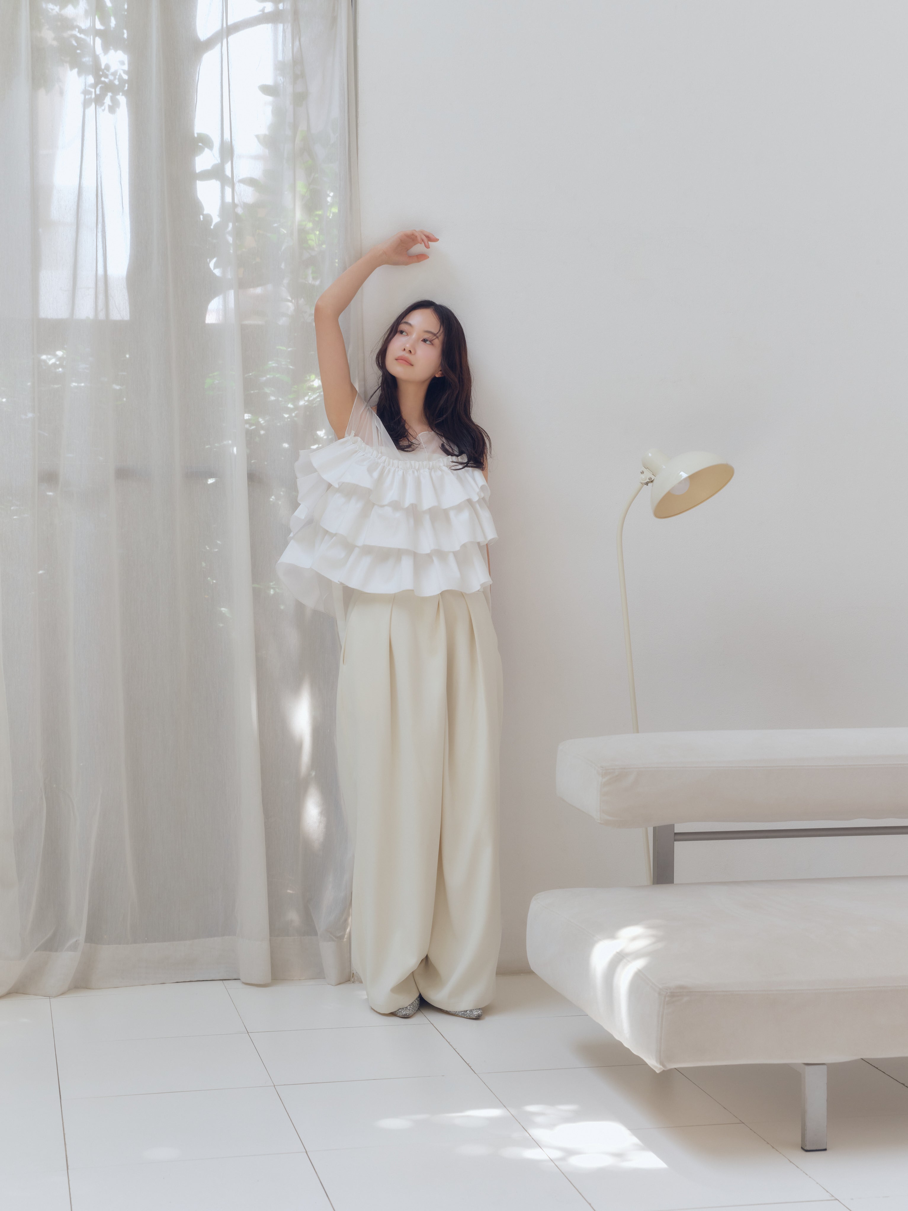 piping bulky frill blouse