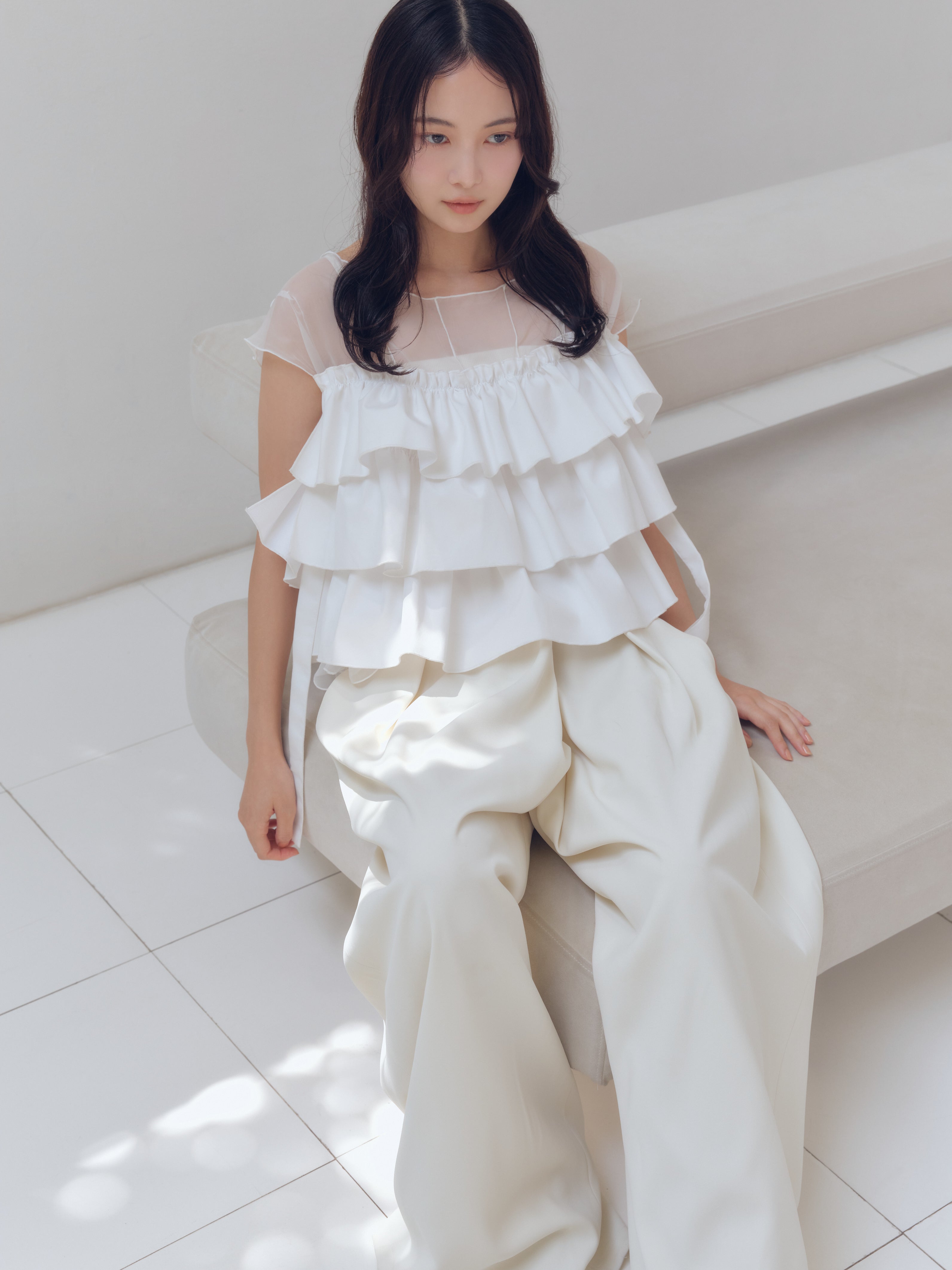piping bulky frill blouse