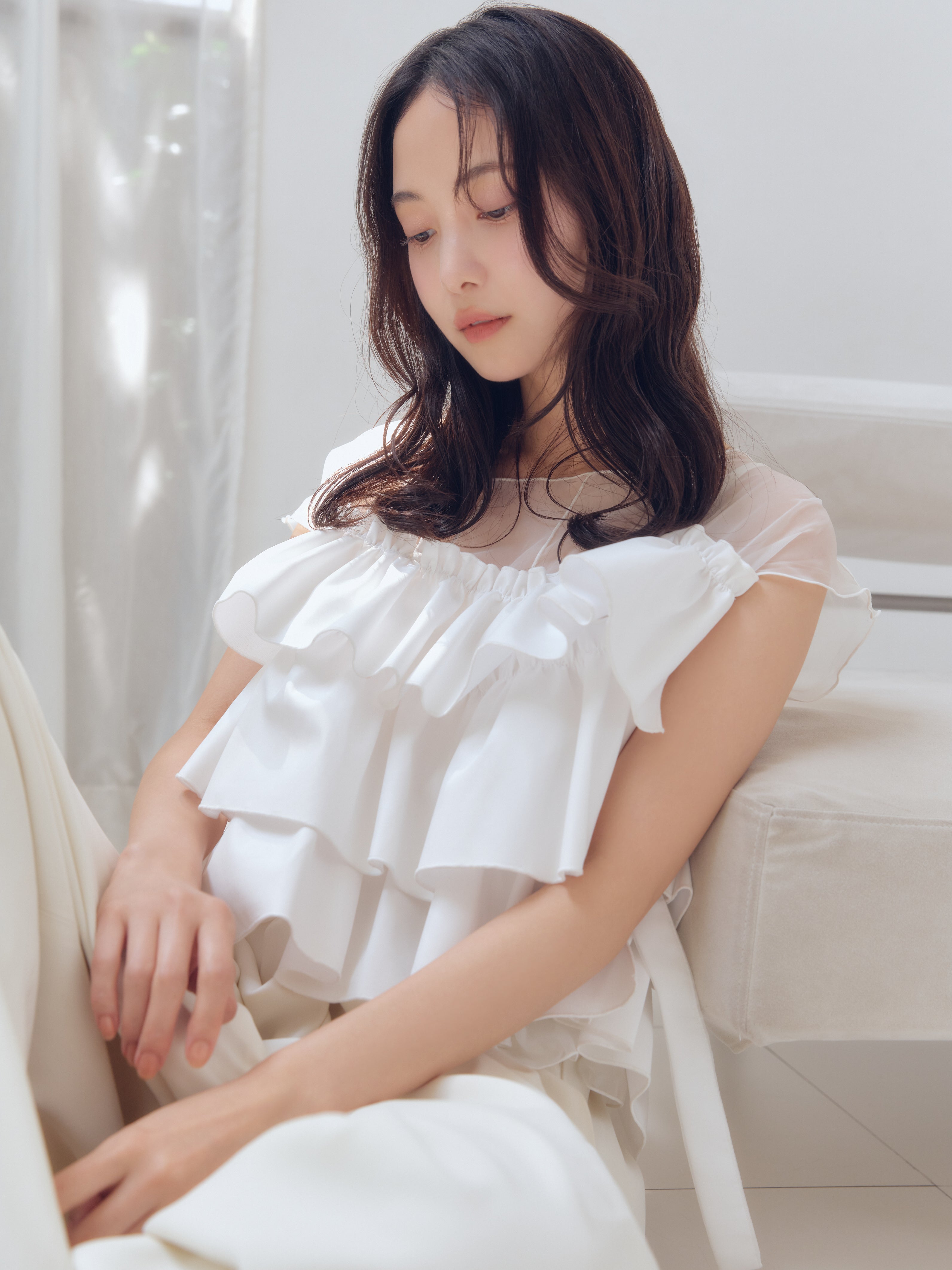 piping bulky frill blouse