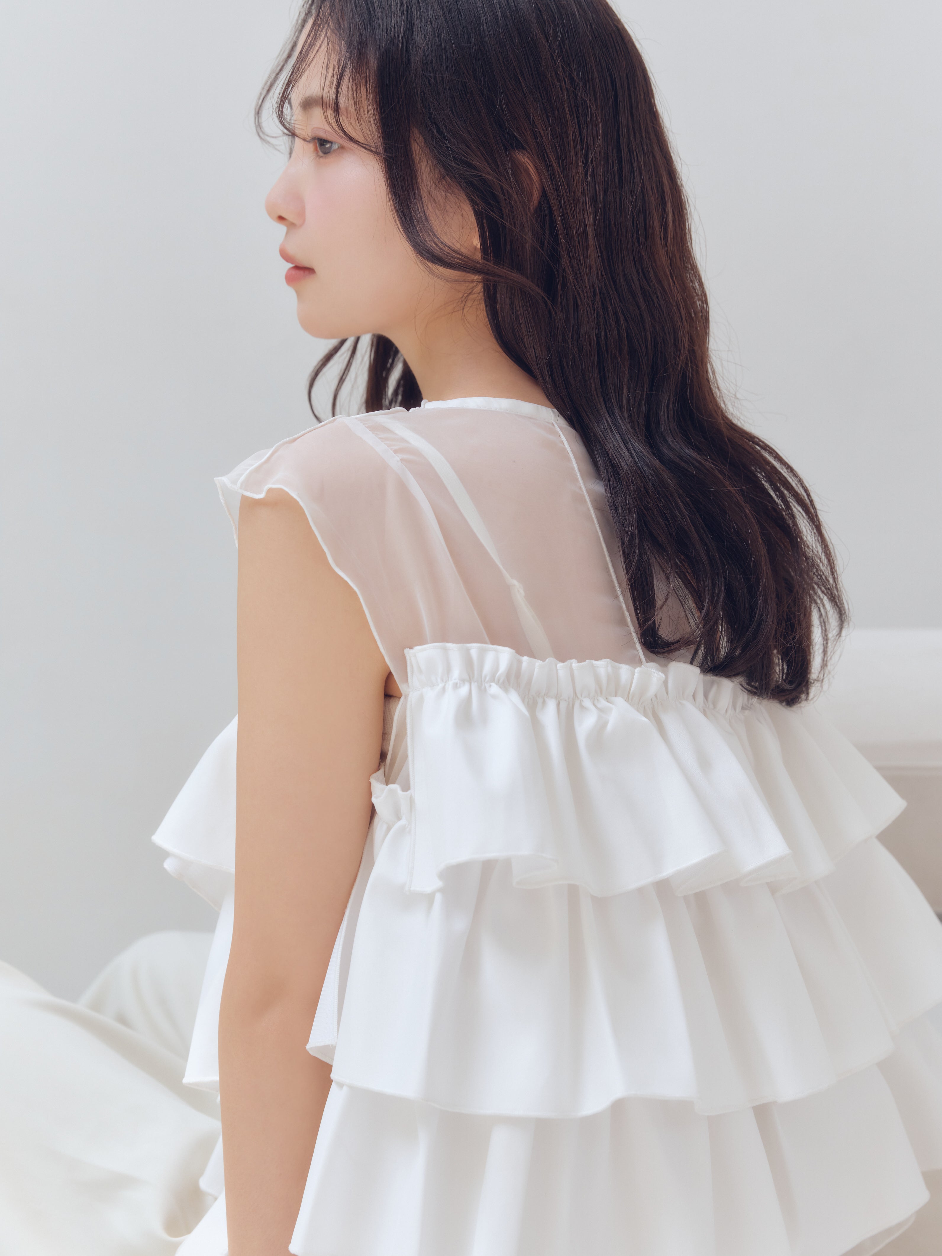 piping bulky frill blouse