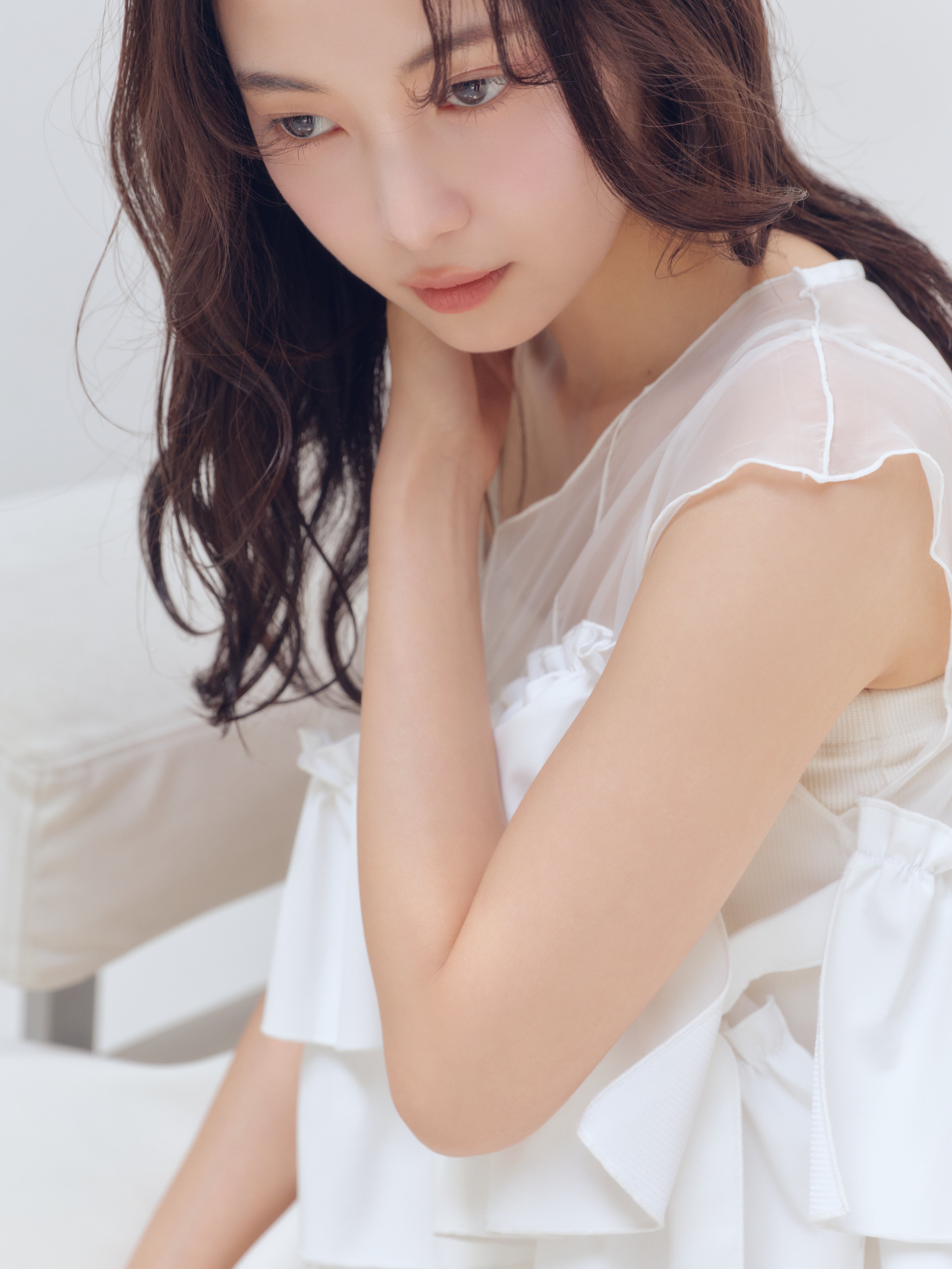 piping bulky frill blouse