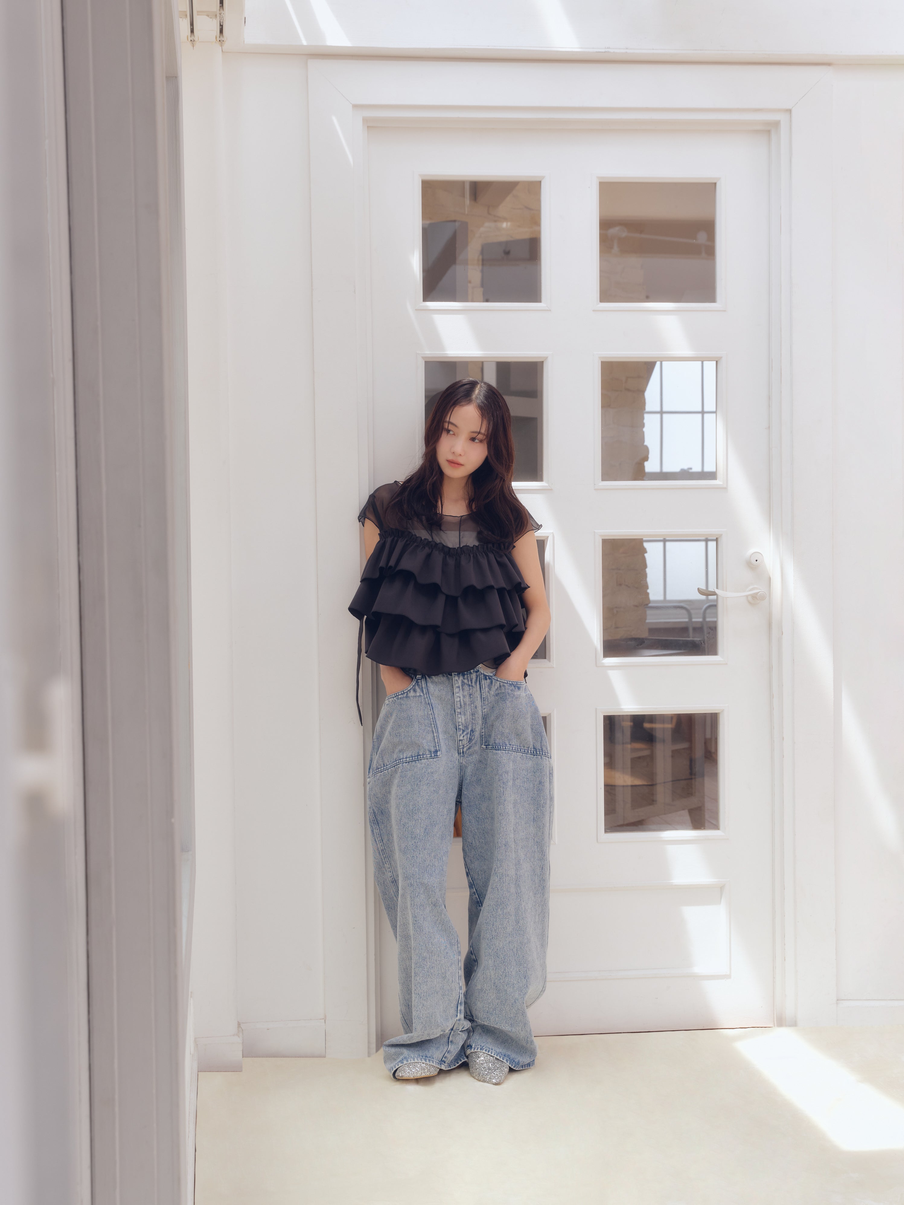 piping bulky frill blouse