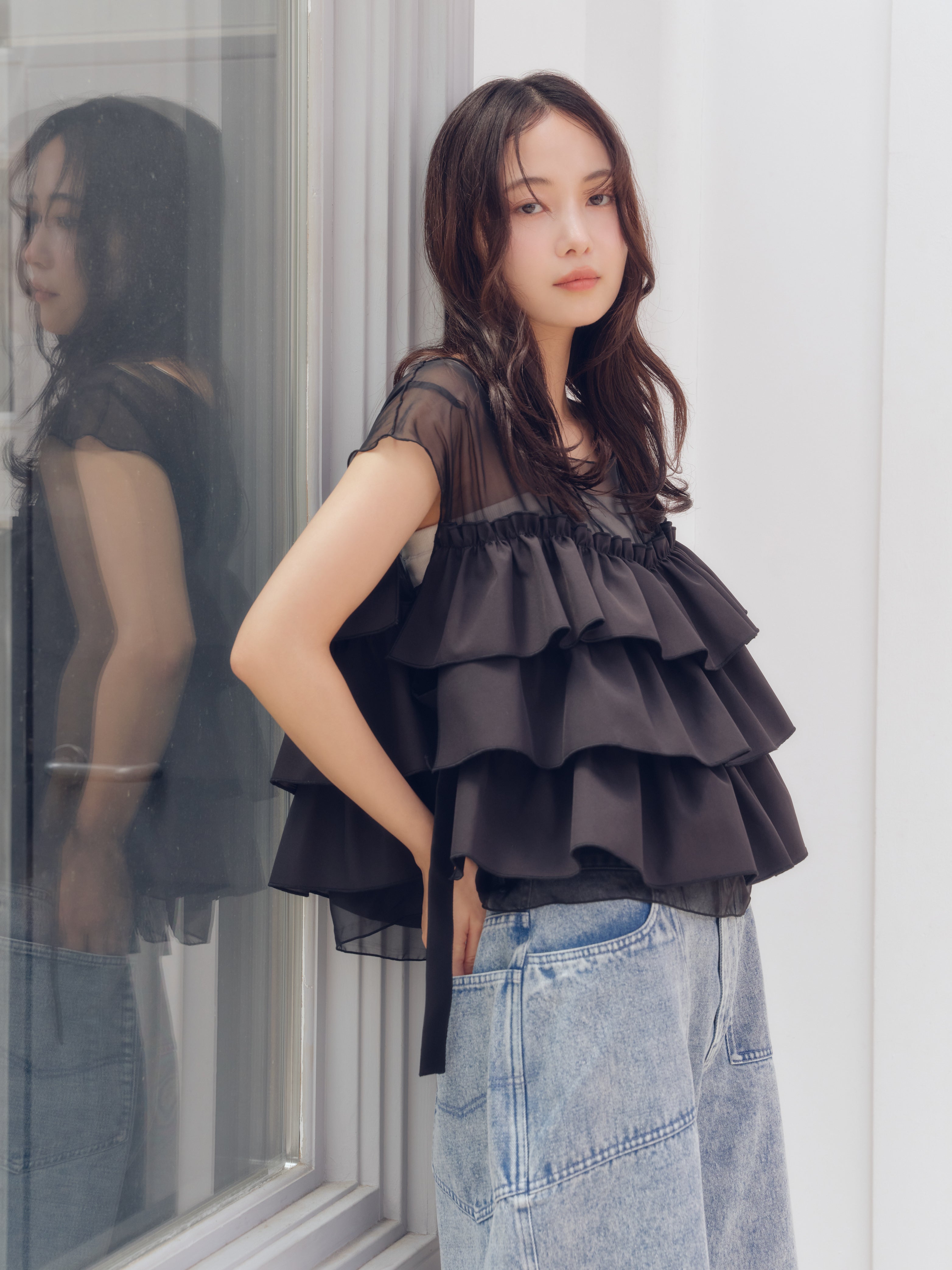 piping bulky frill blouse