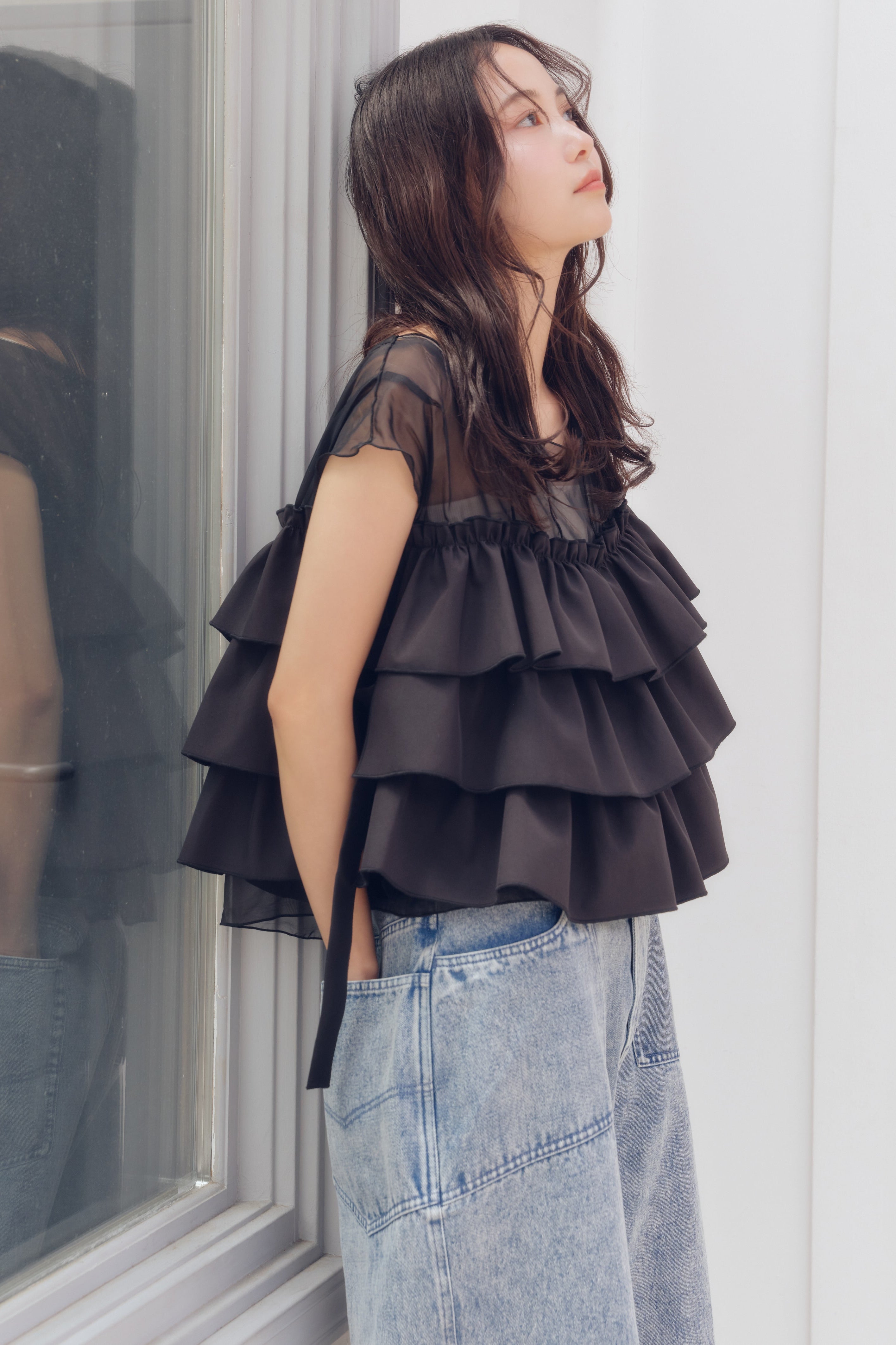 piping bulky frill blouse
