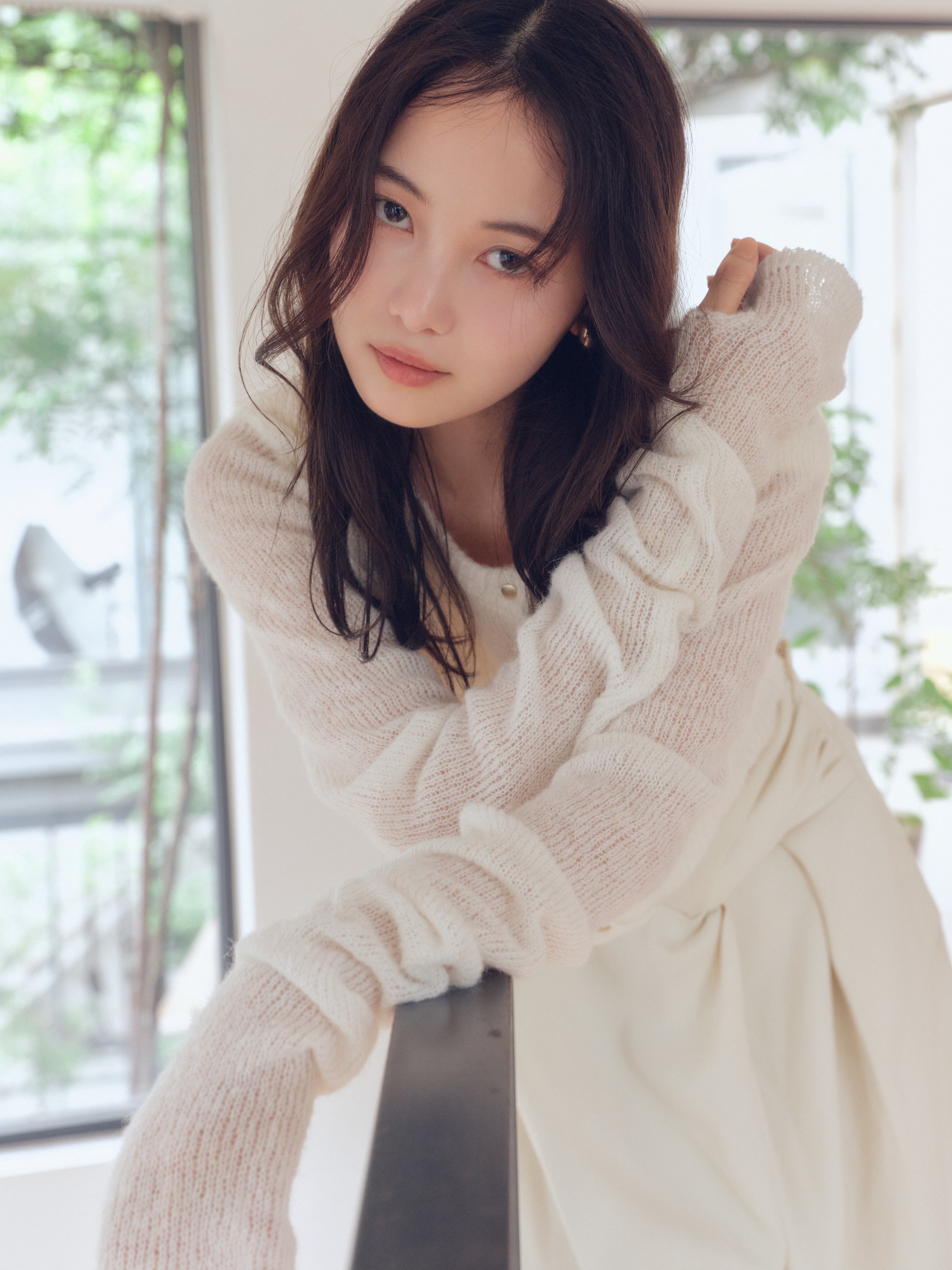 wave design sheer knit