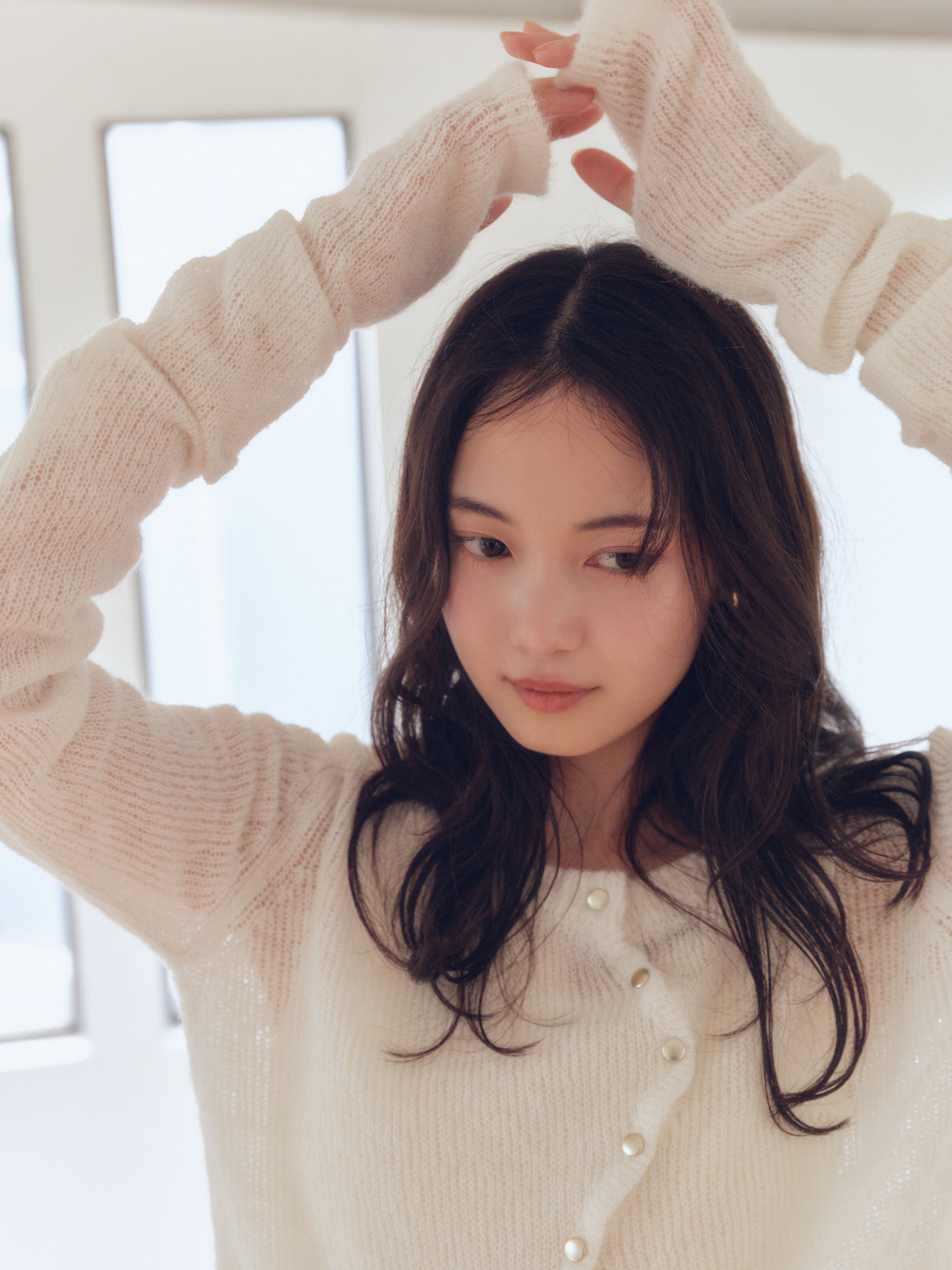 wave design sheer knit