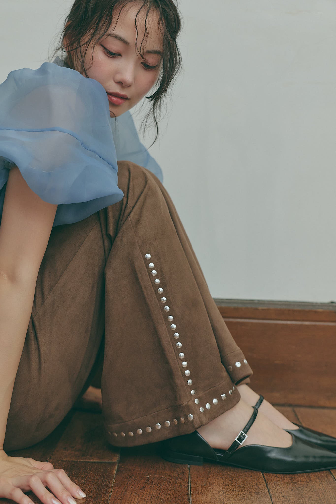 studs suede flare pants