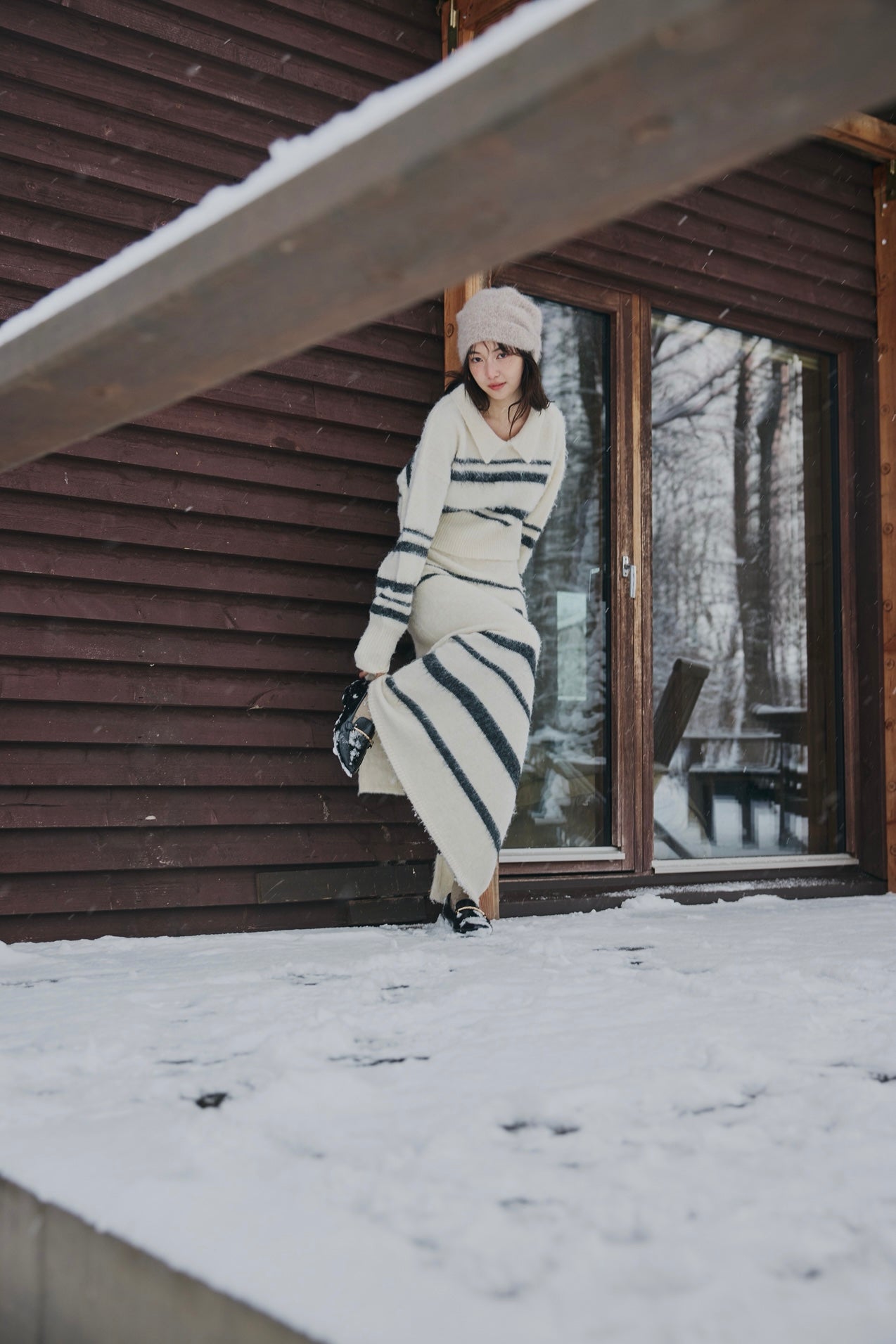 nuance border collar knit