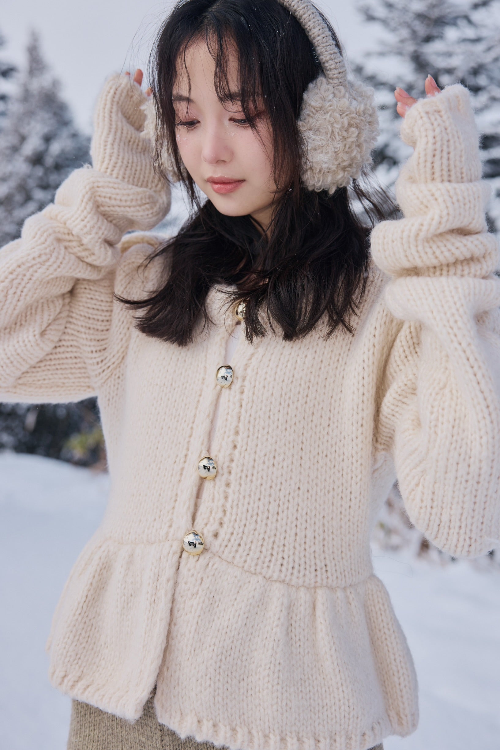 gold button puff sleeve knit