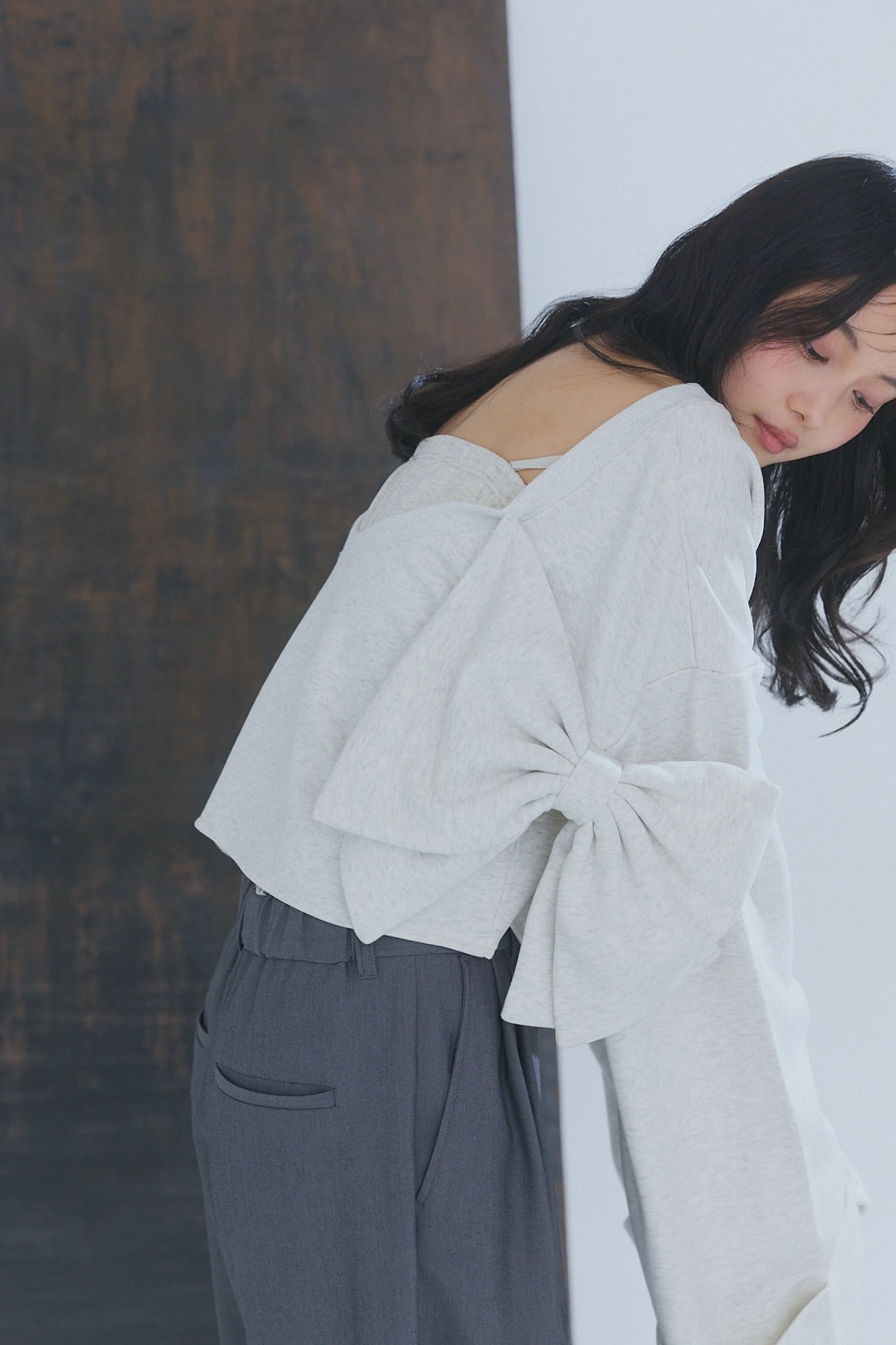 back open ribbon sweat
