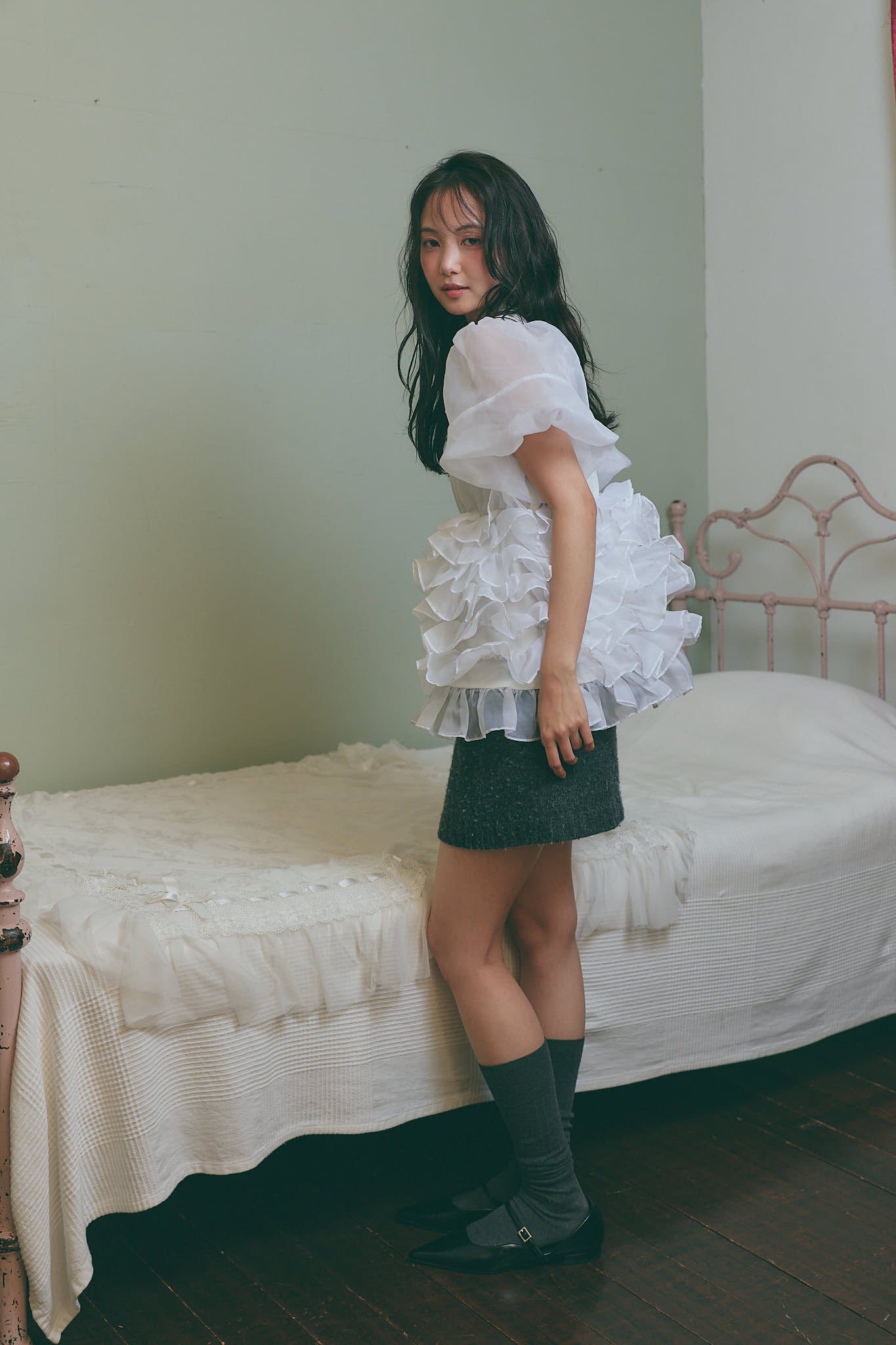 cloud frill blouse