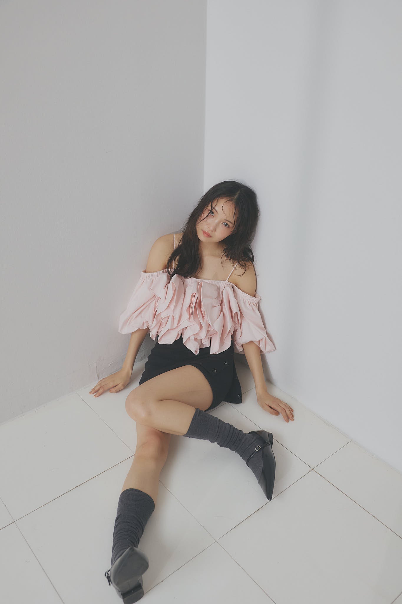 volume off shoulder blouse