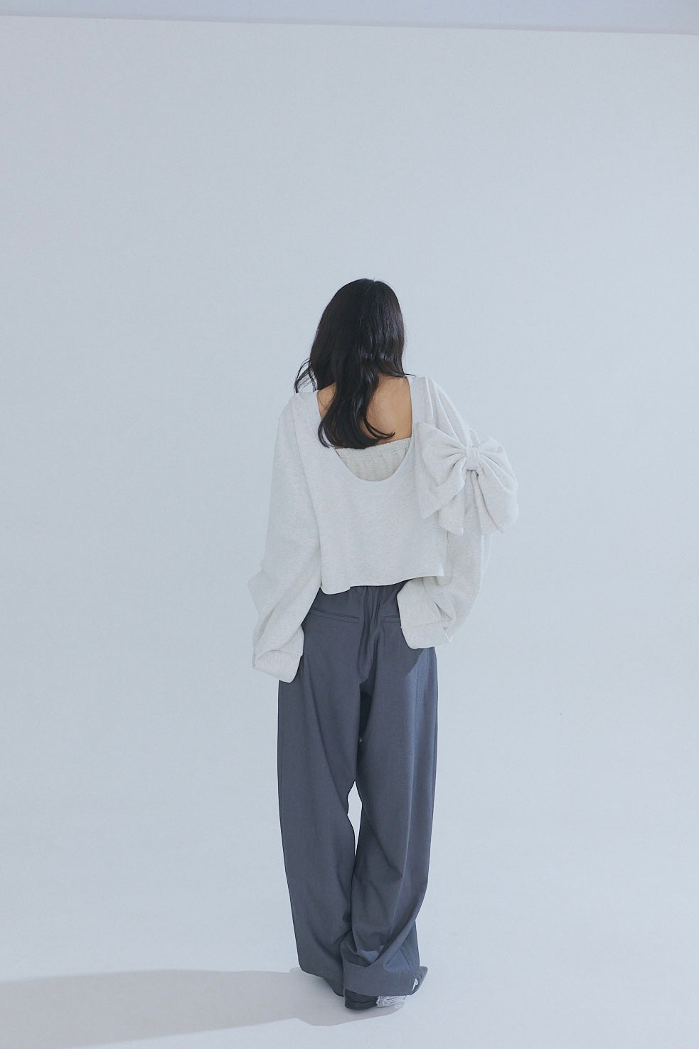 back open ribbon sweat