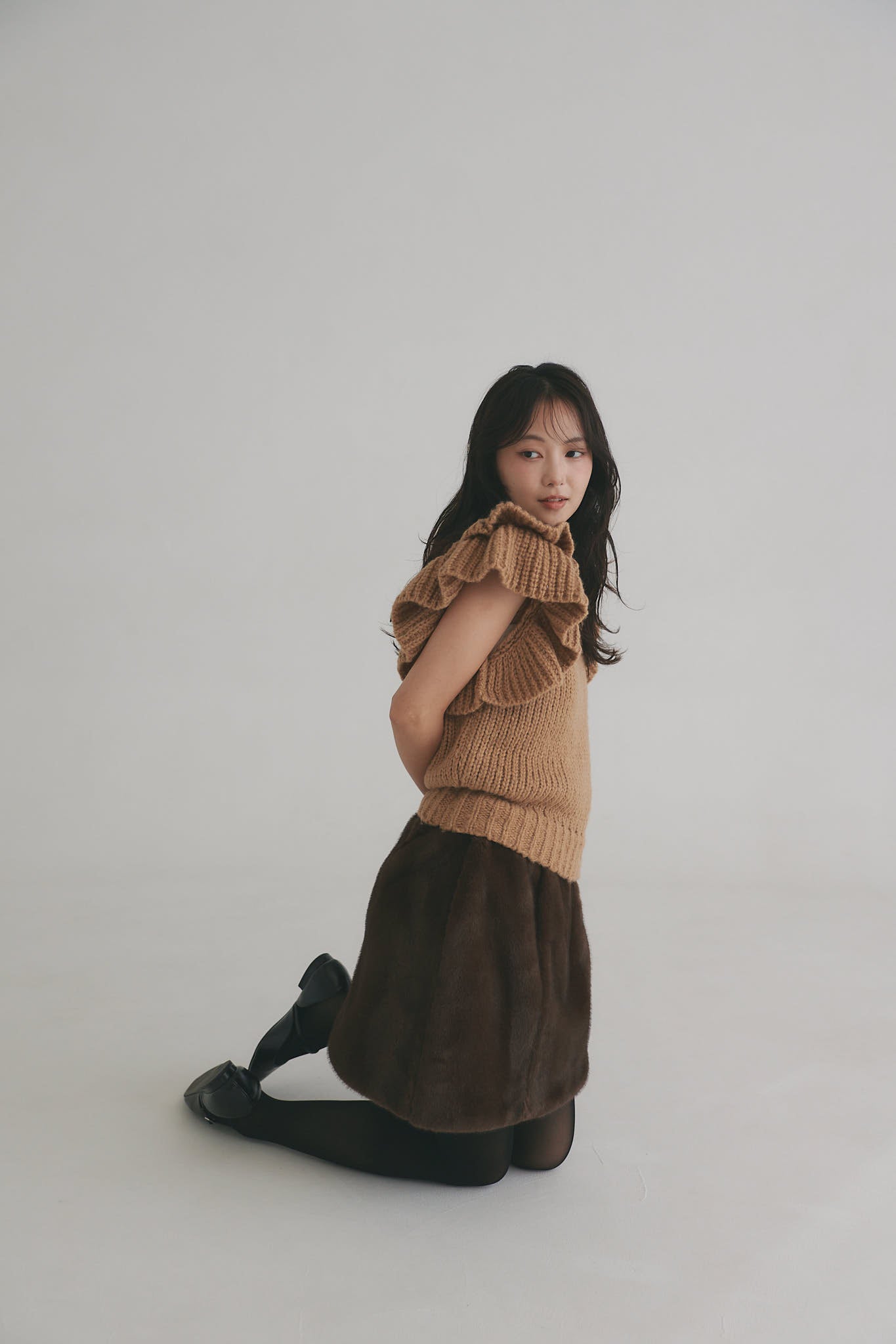 frill neck petal knit