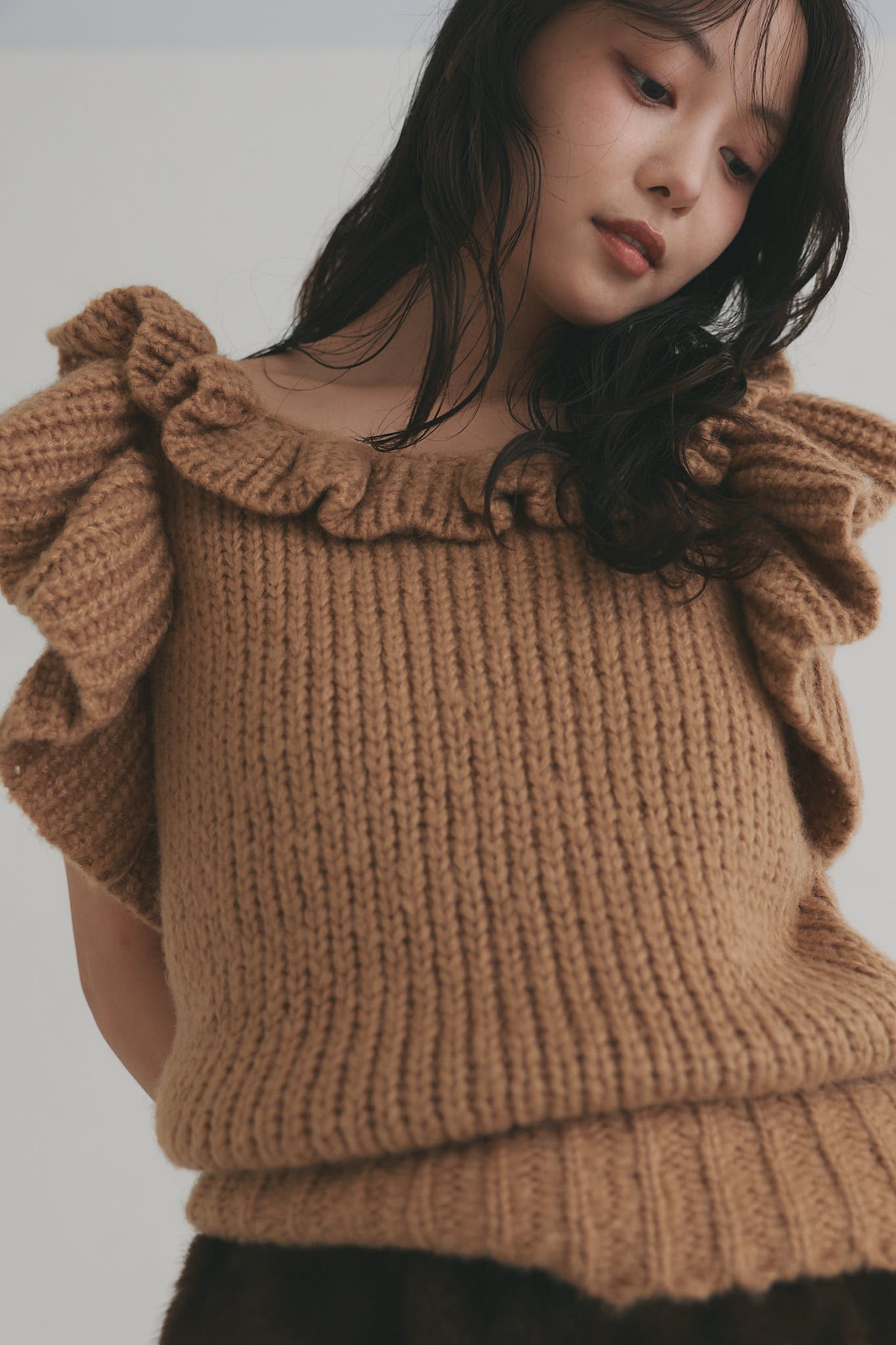frill neck petal knit