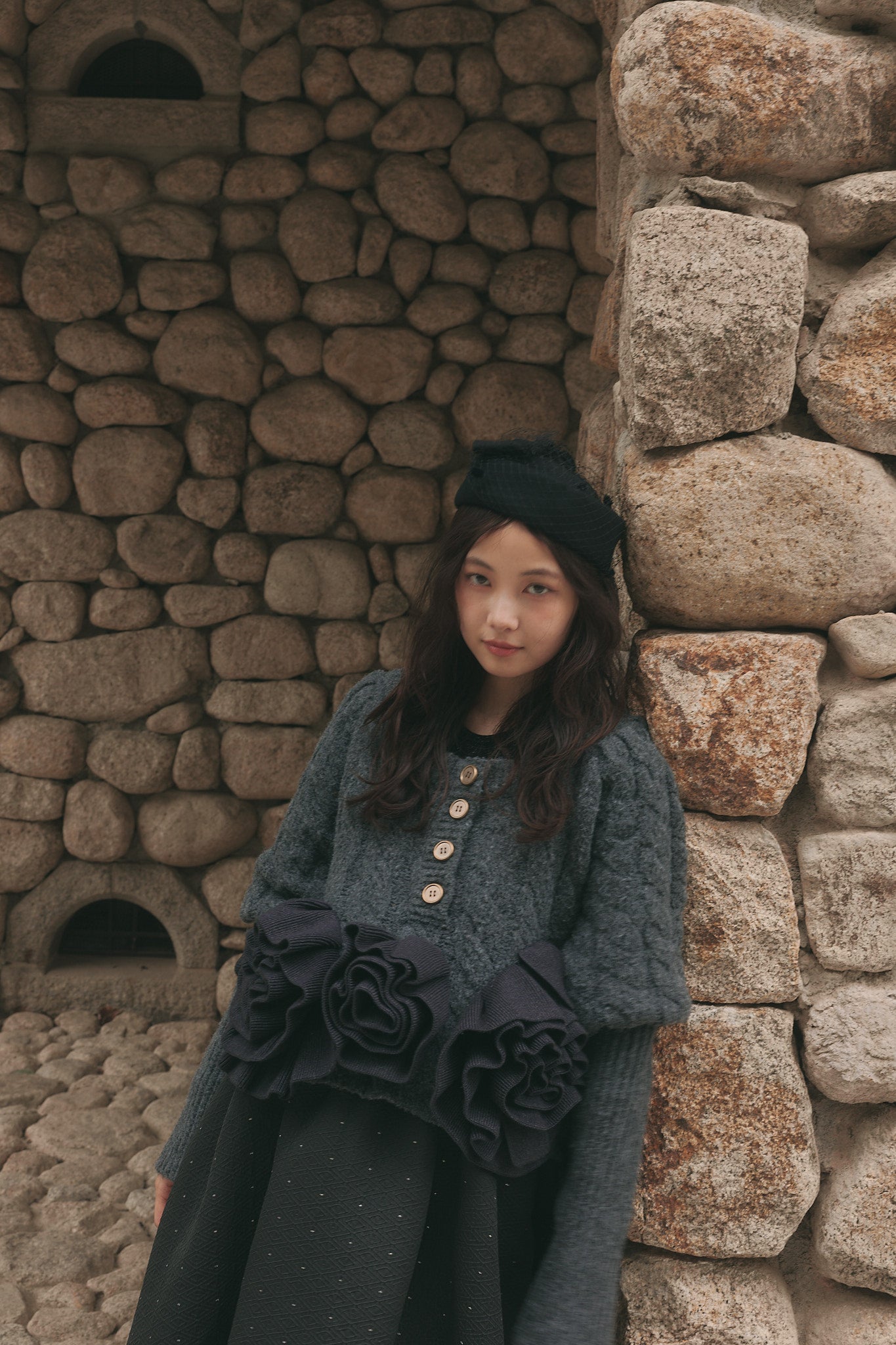 corsage knit cardigan［9月中旬お届け］