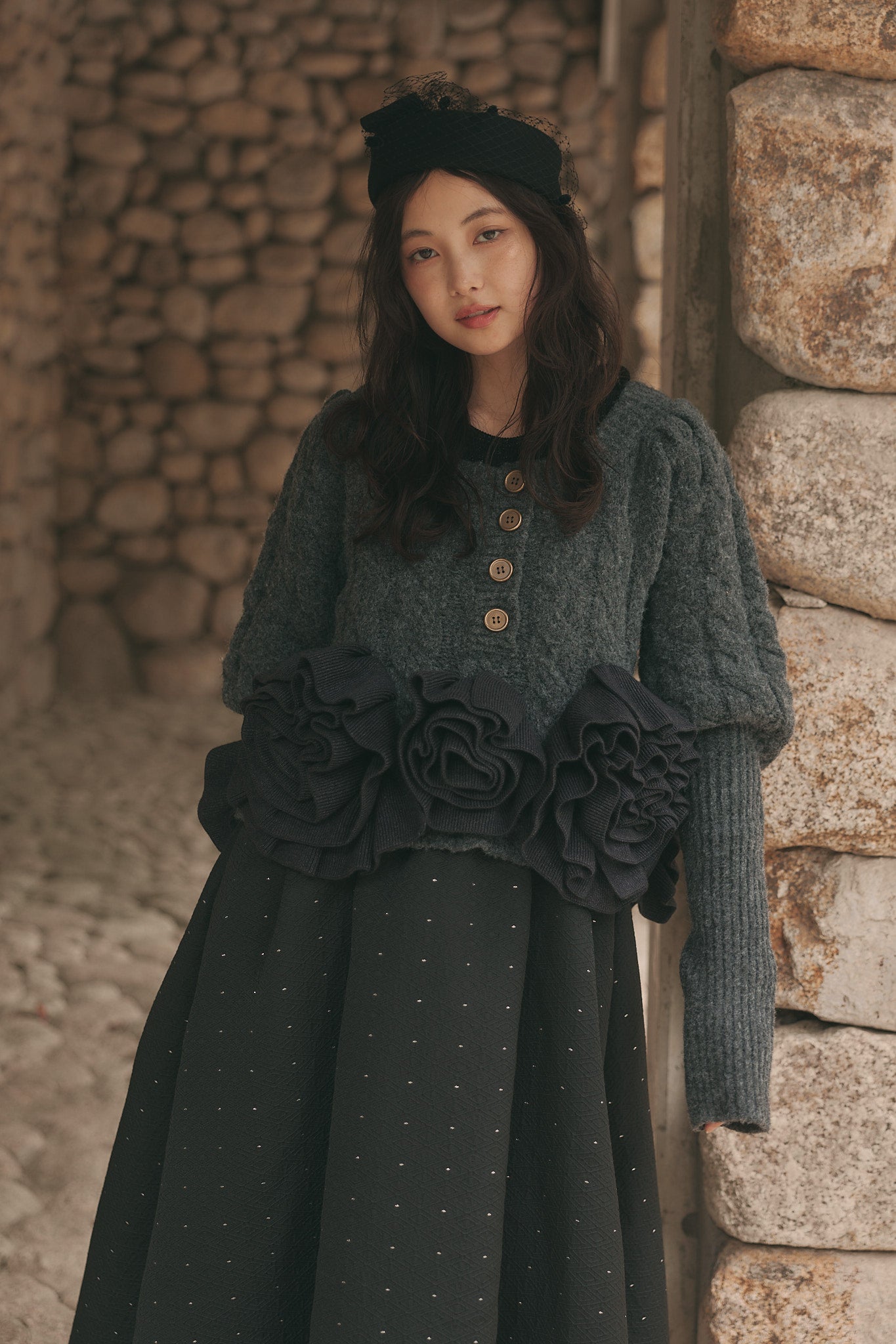 corsage knit cardigan［9月中旬お届け］
