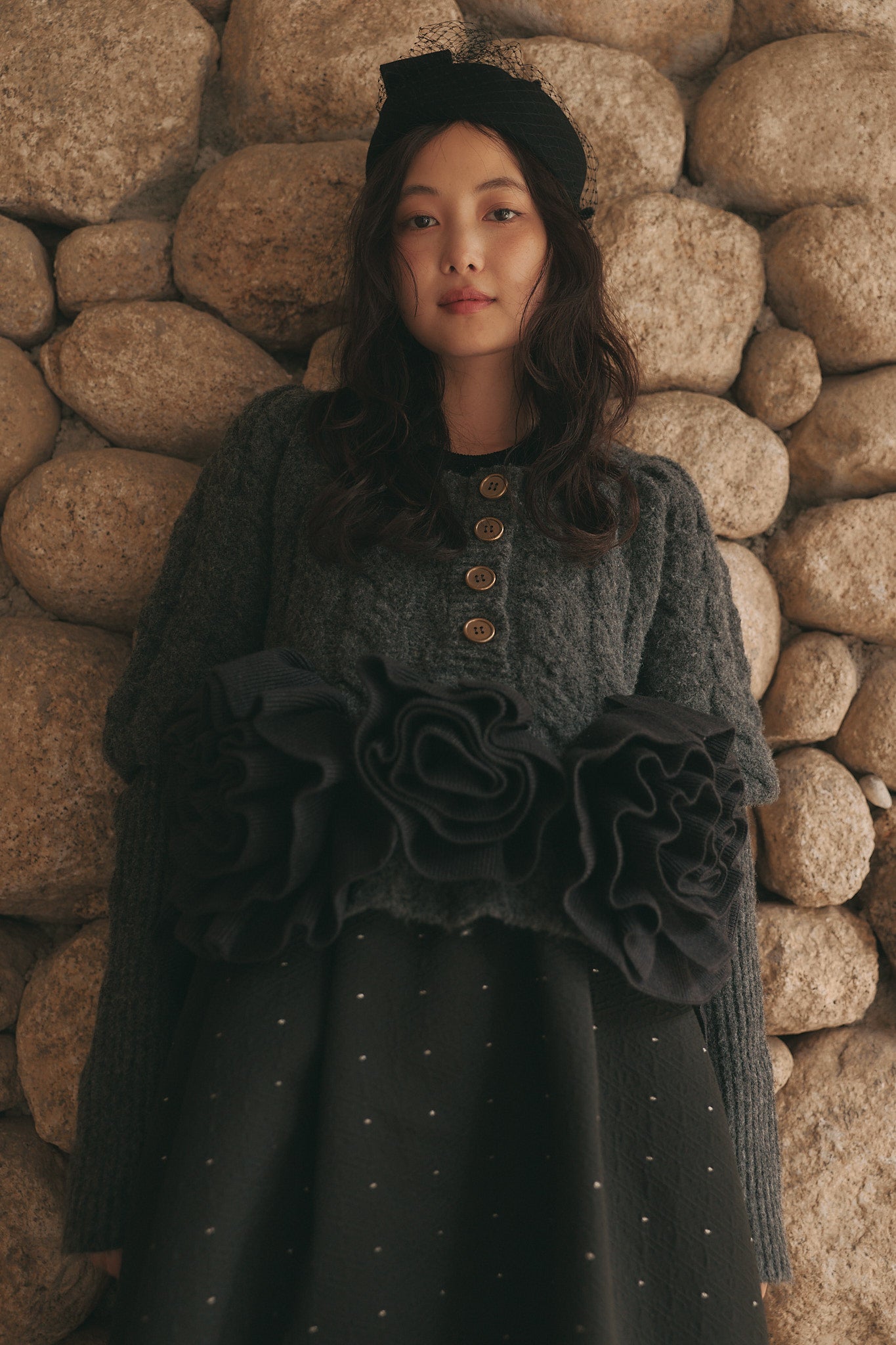corsage knit cardigan［9月中旬お届け］