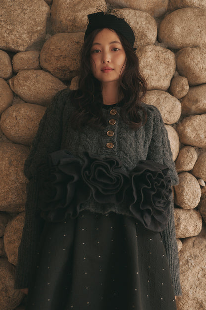 corsage knit cardigan［9月中旬お届け］