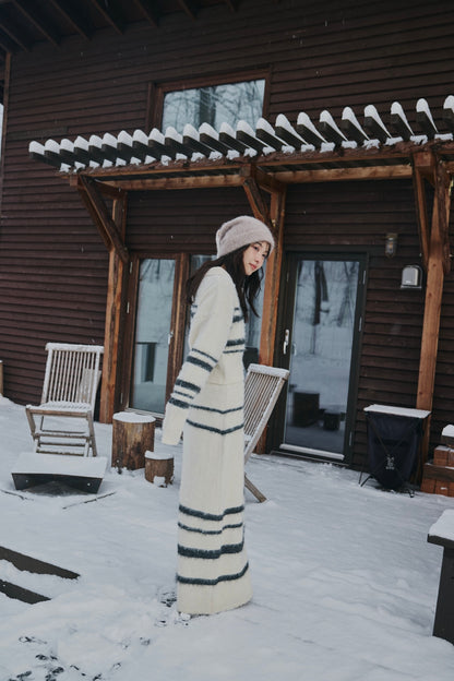 nuance border collar knit