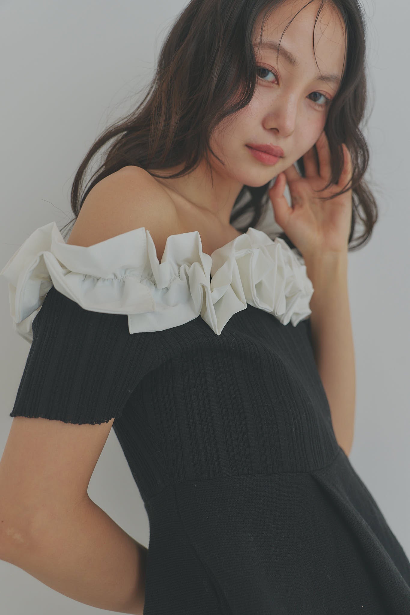 off shoulder frill knit – andequal