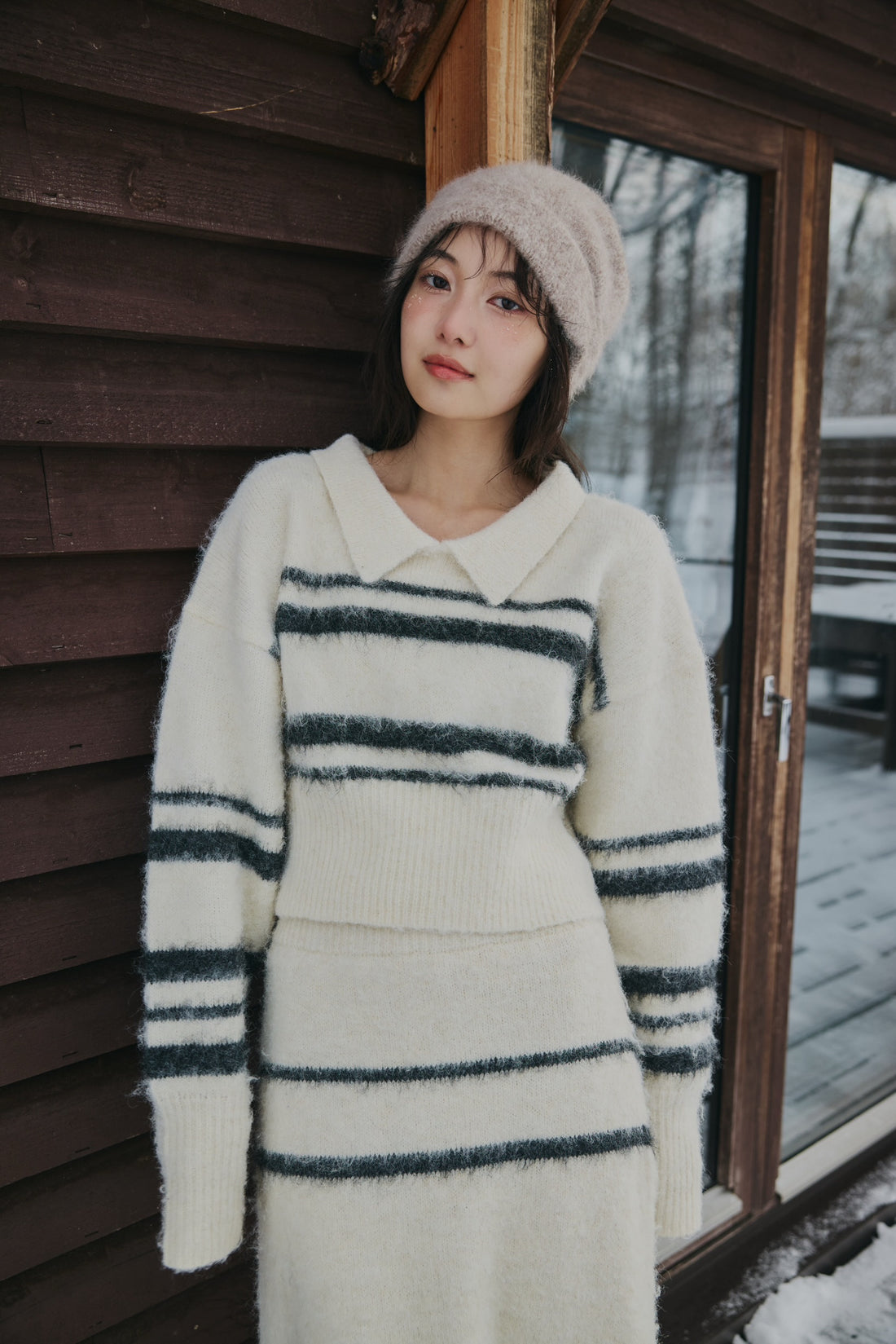 nuance border collar knit