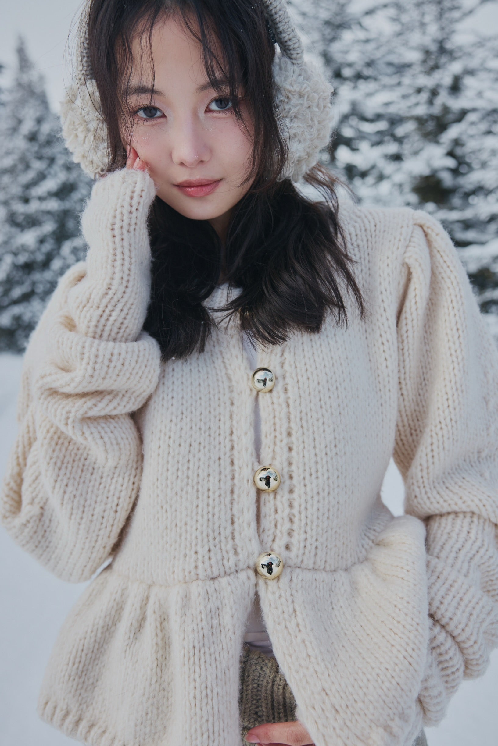 gold button puff sleeve knit