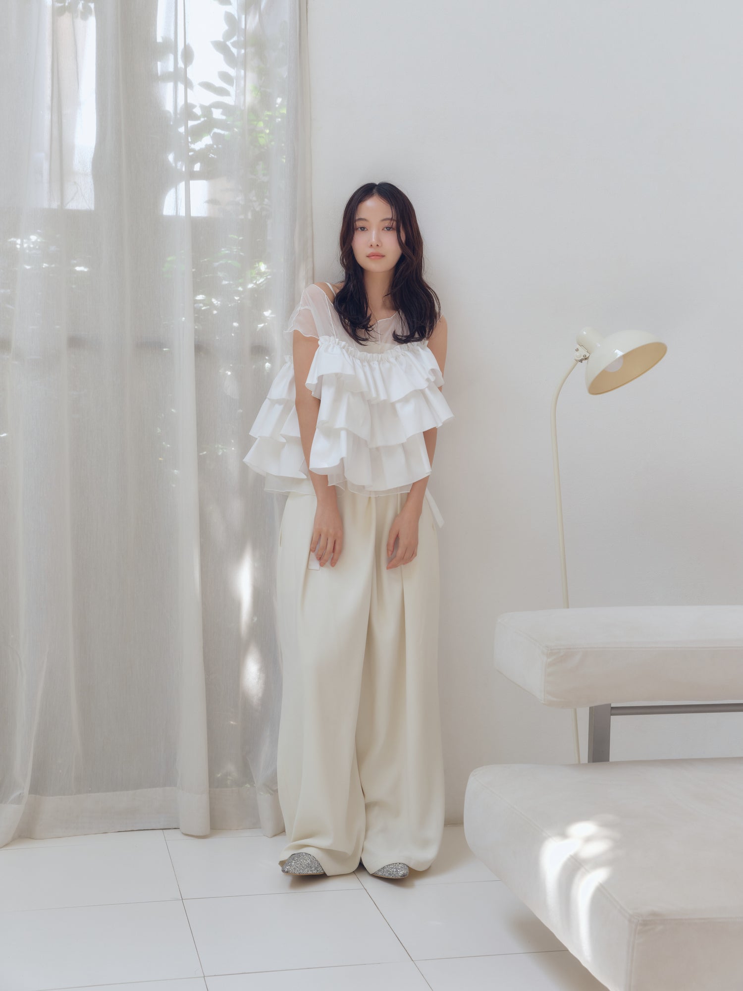 piping bulky frill blouse