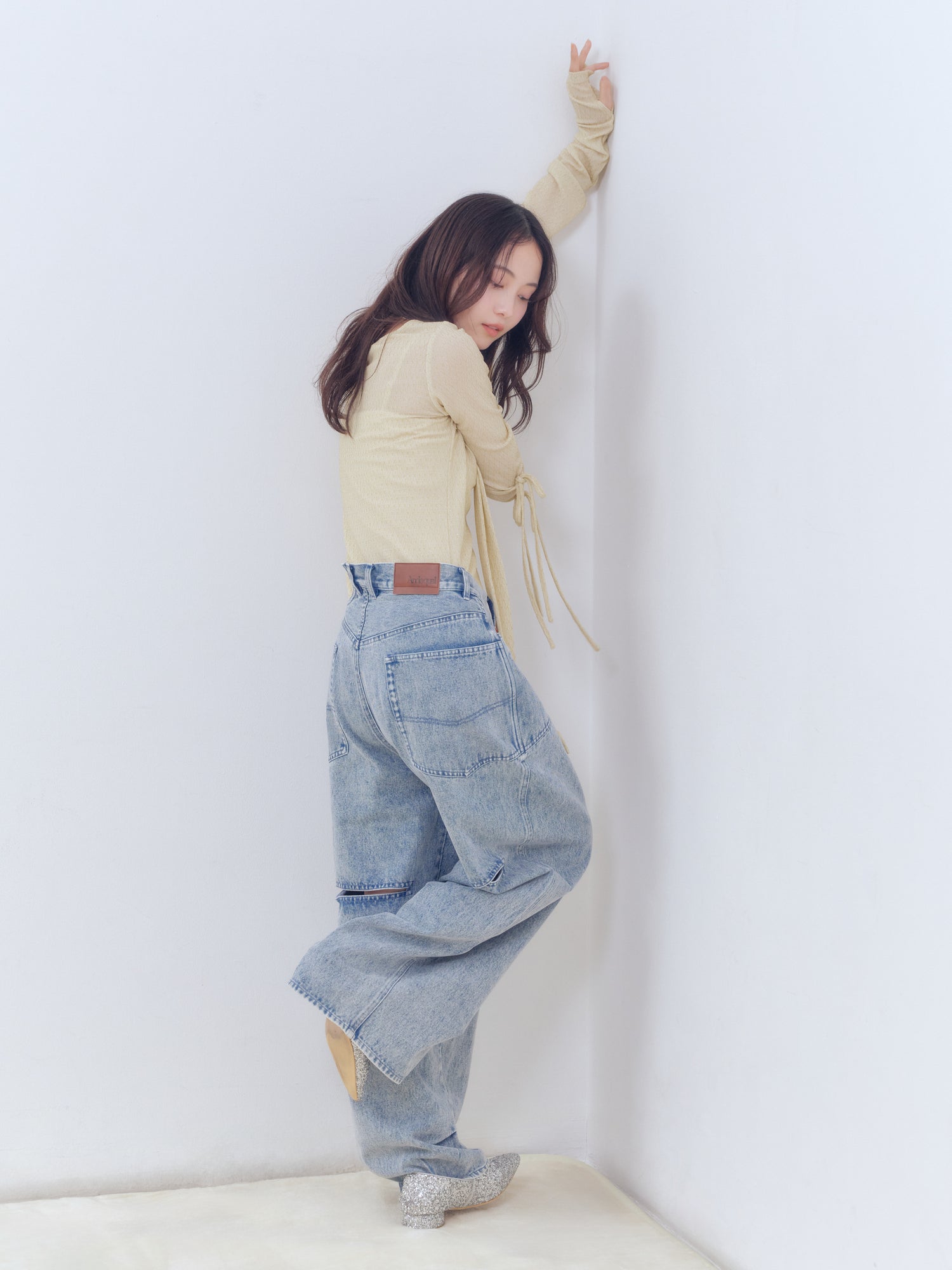 back slit curve denim pants