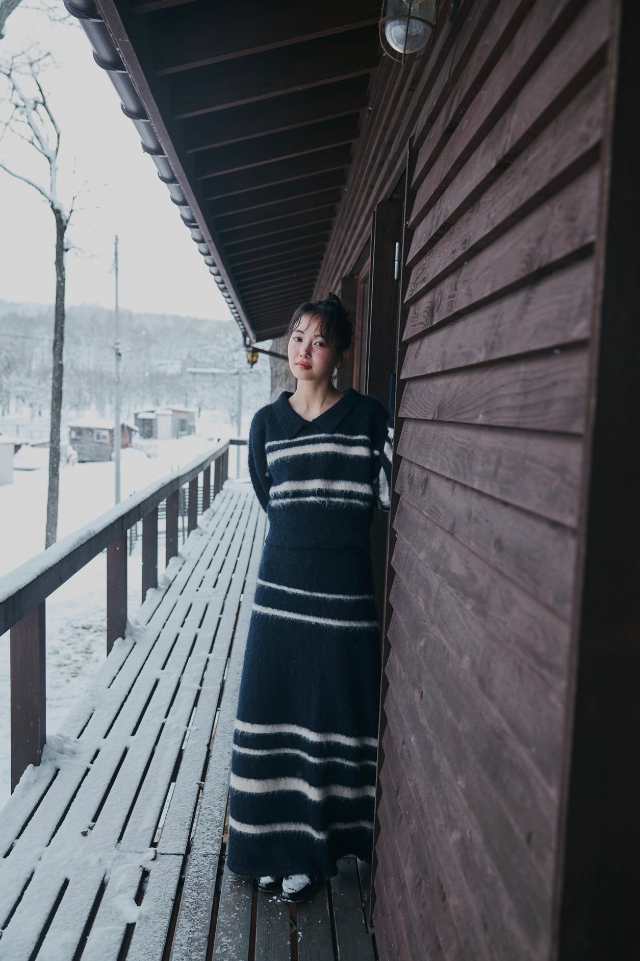 nuance border collar knit