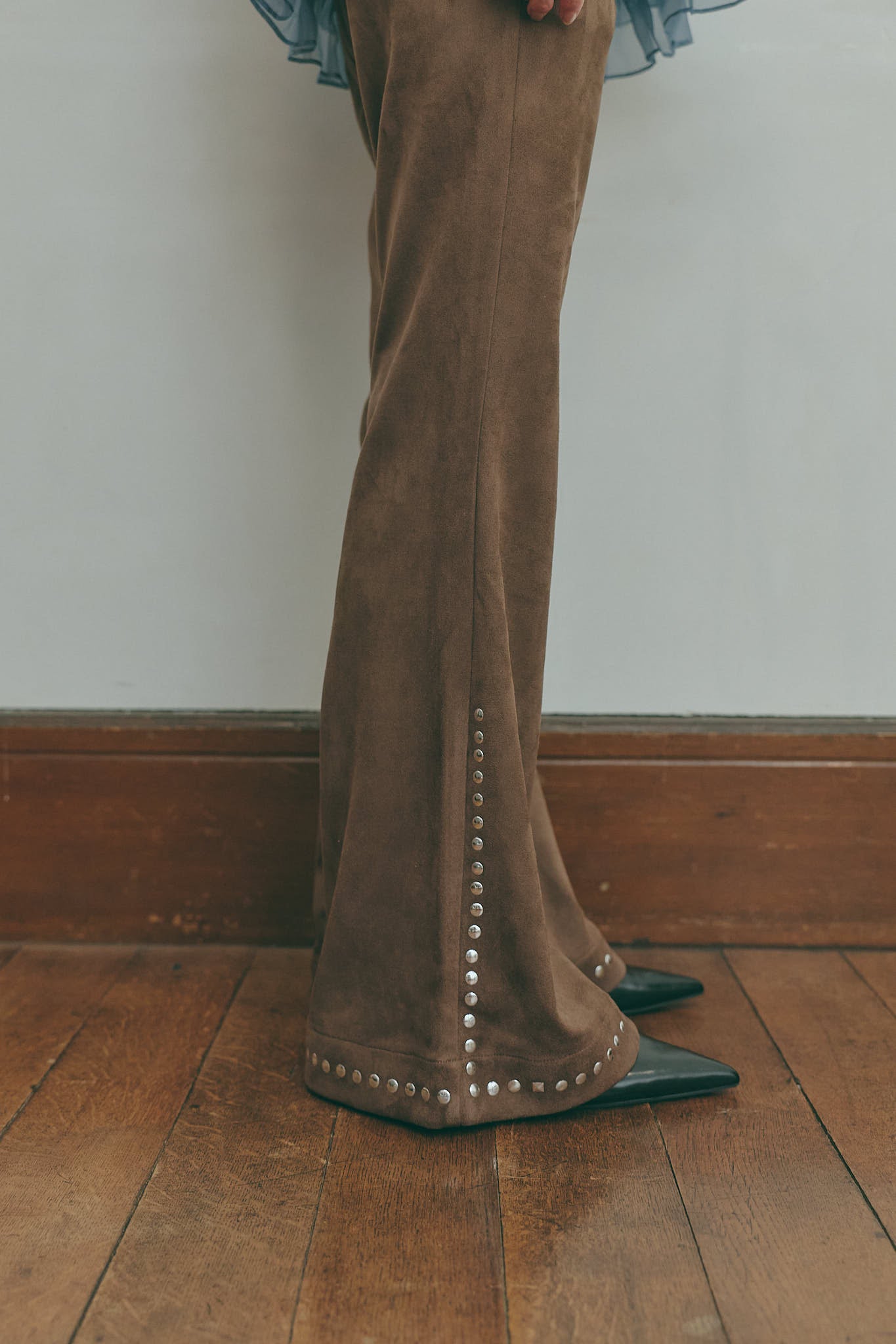 studs suede flare pants