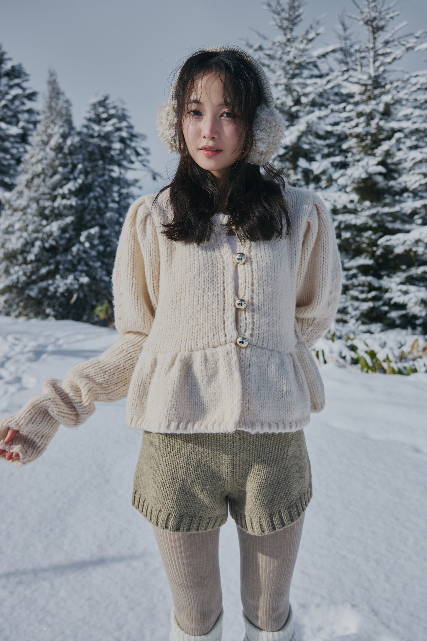 gold button puff sleeve knit