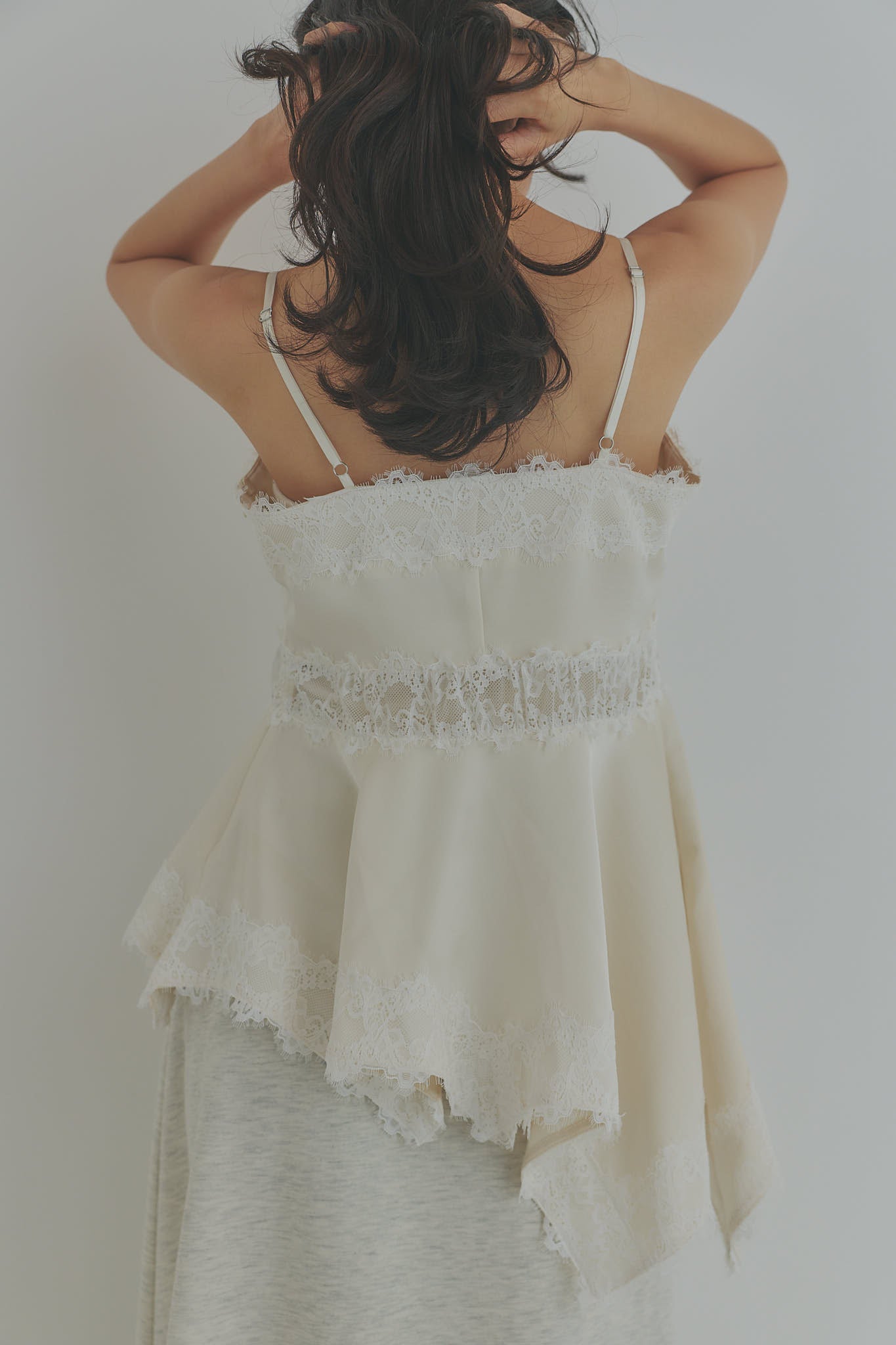 asymmetry lace camisole［6月下旬お届け］