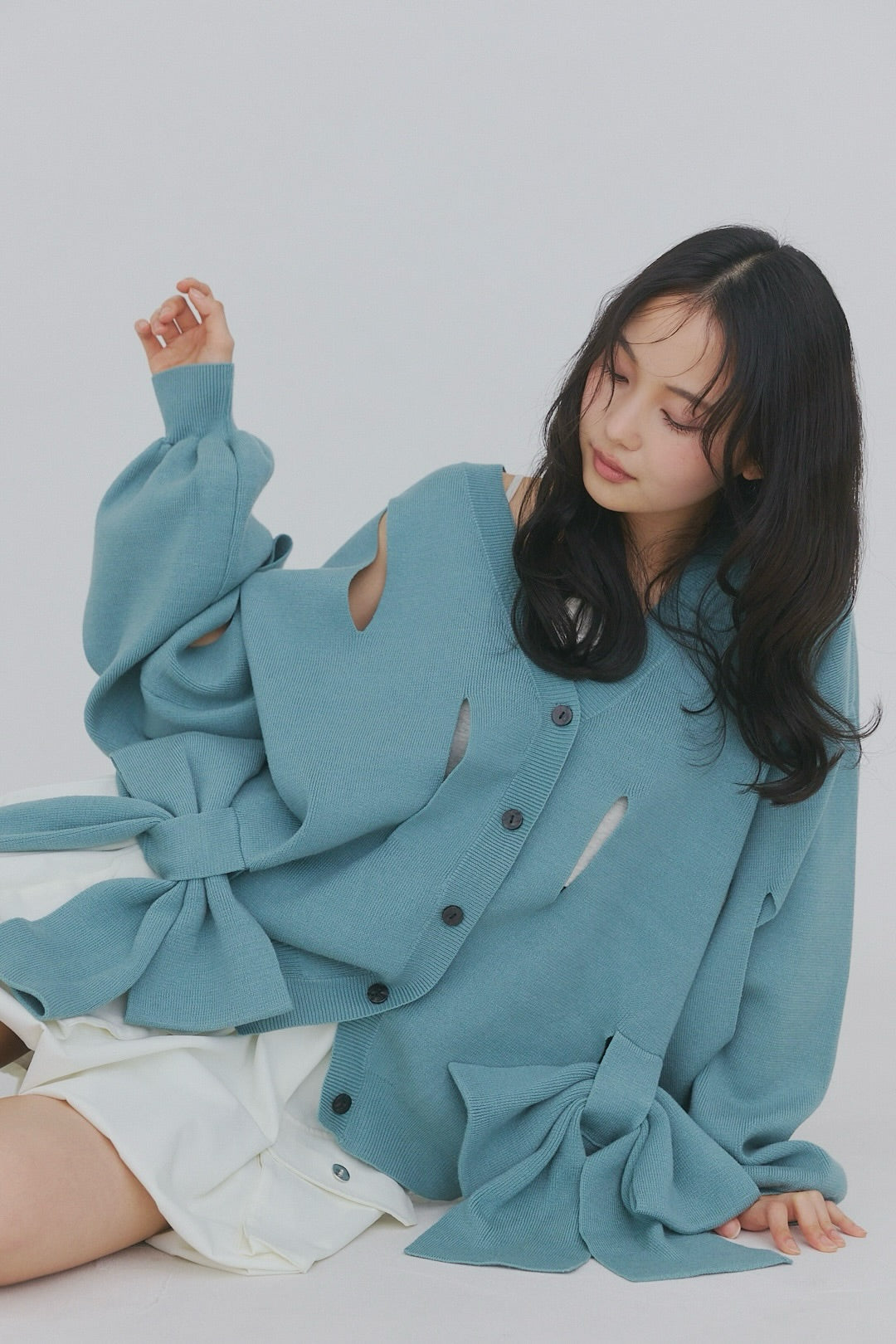 hole ribbon spring cardigan