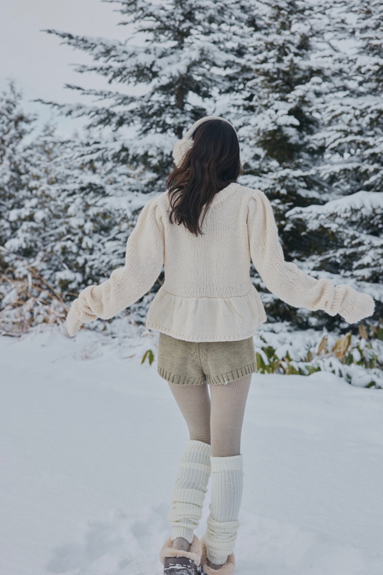 gold button puff sleeve knit