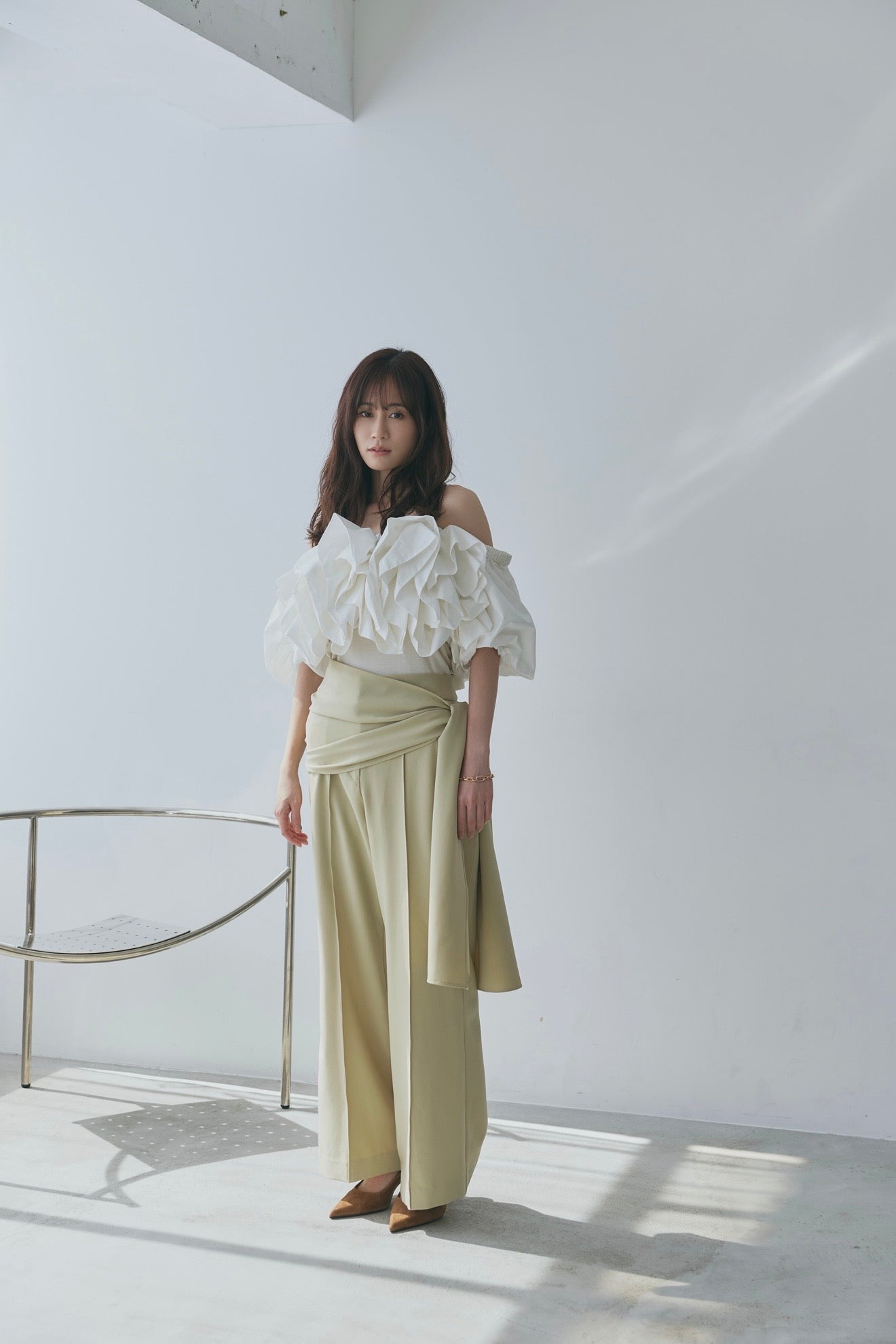 volume off shoulder blouse