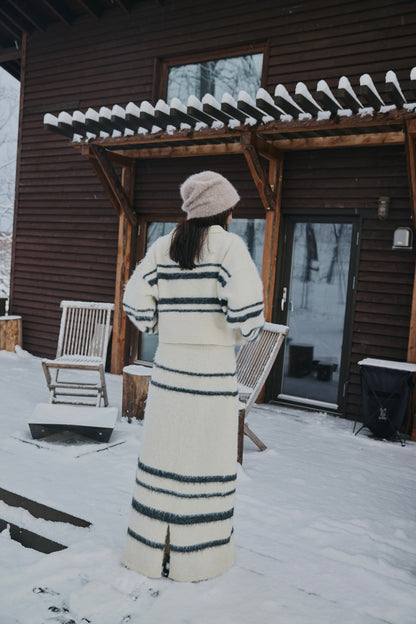 nuance border collar knit