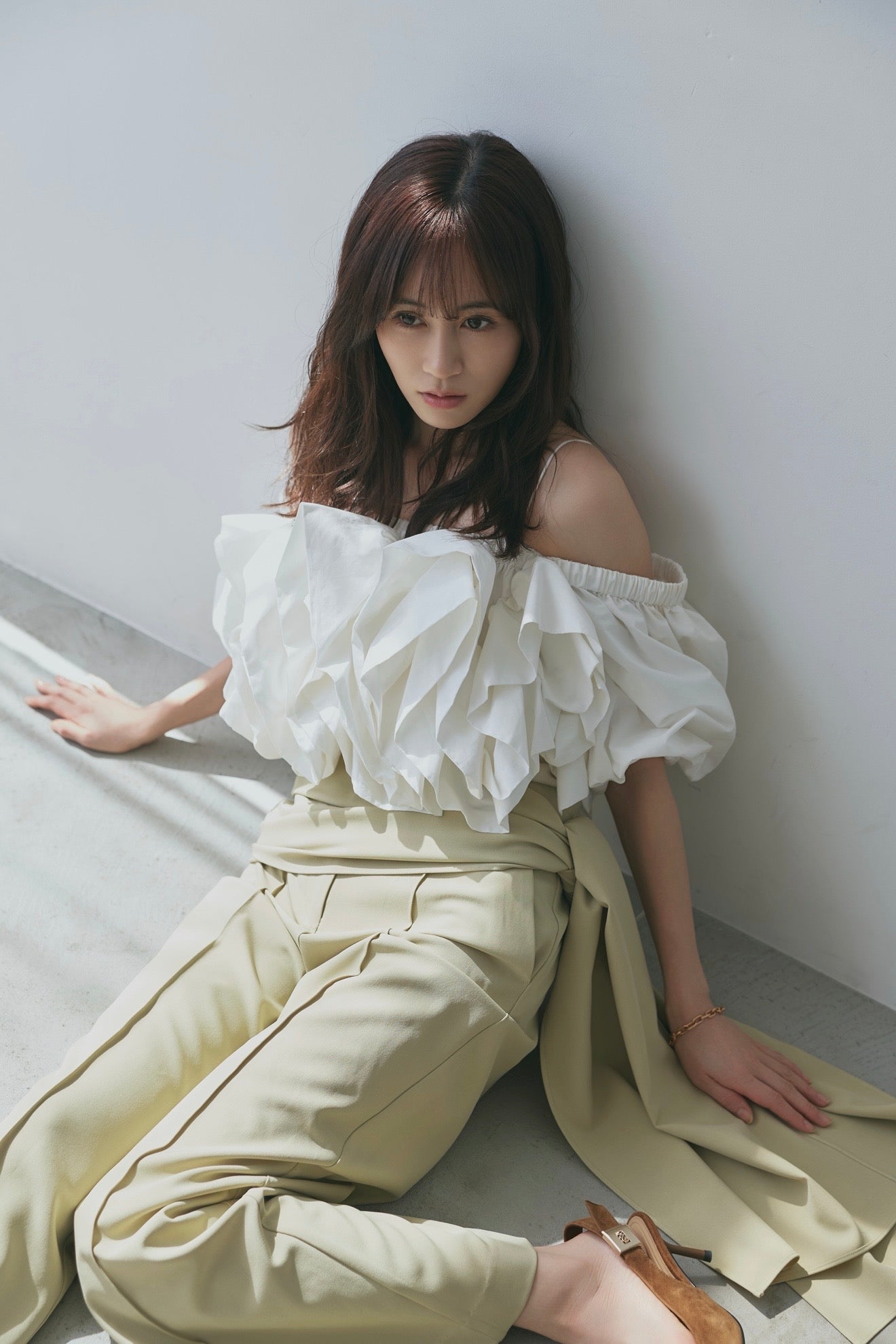 volume off shoulder blouse