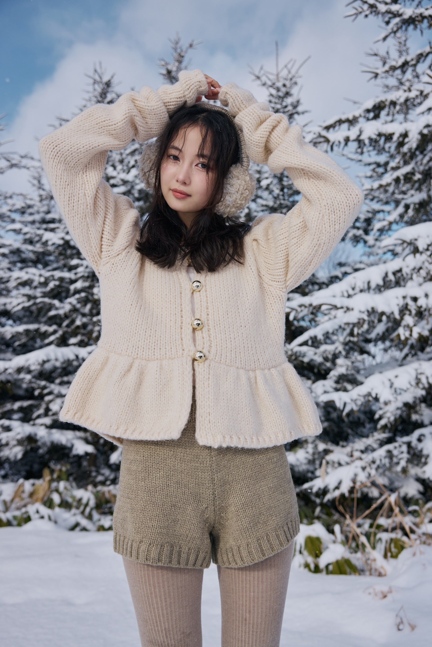 gold button puff sleeve knit