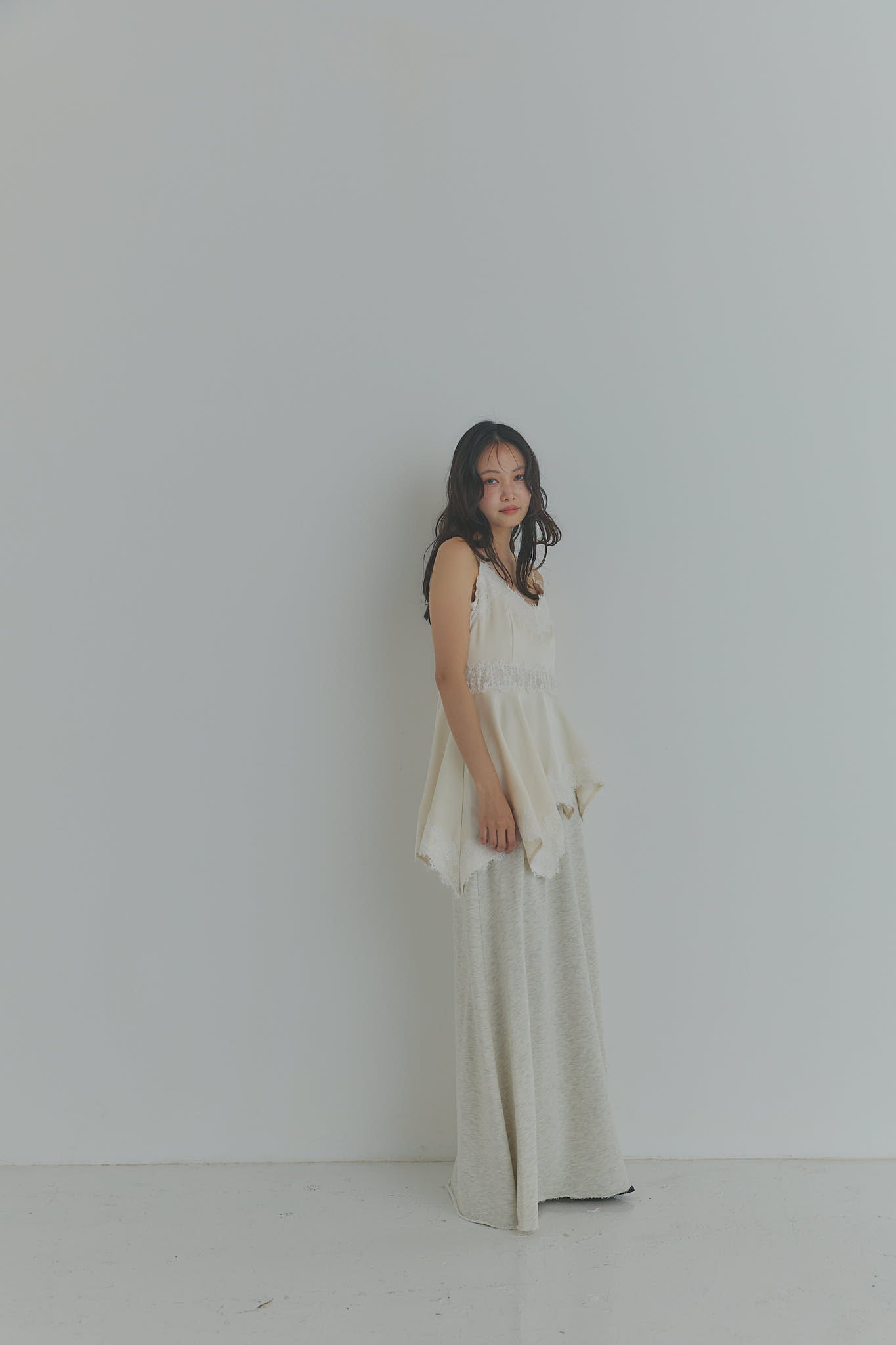 asymmetry lace camisole［6月下旬お届け］