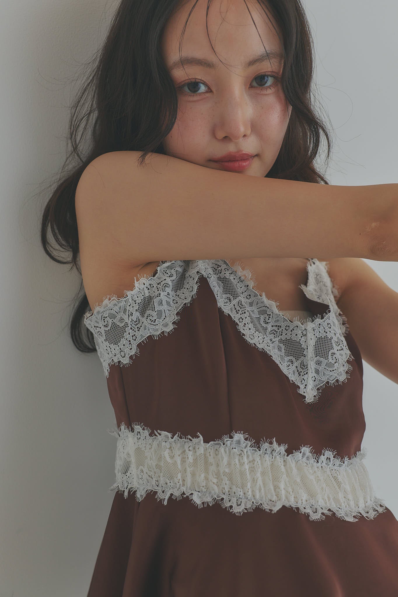 asymmetry lace camisole［6月下旬お届け］