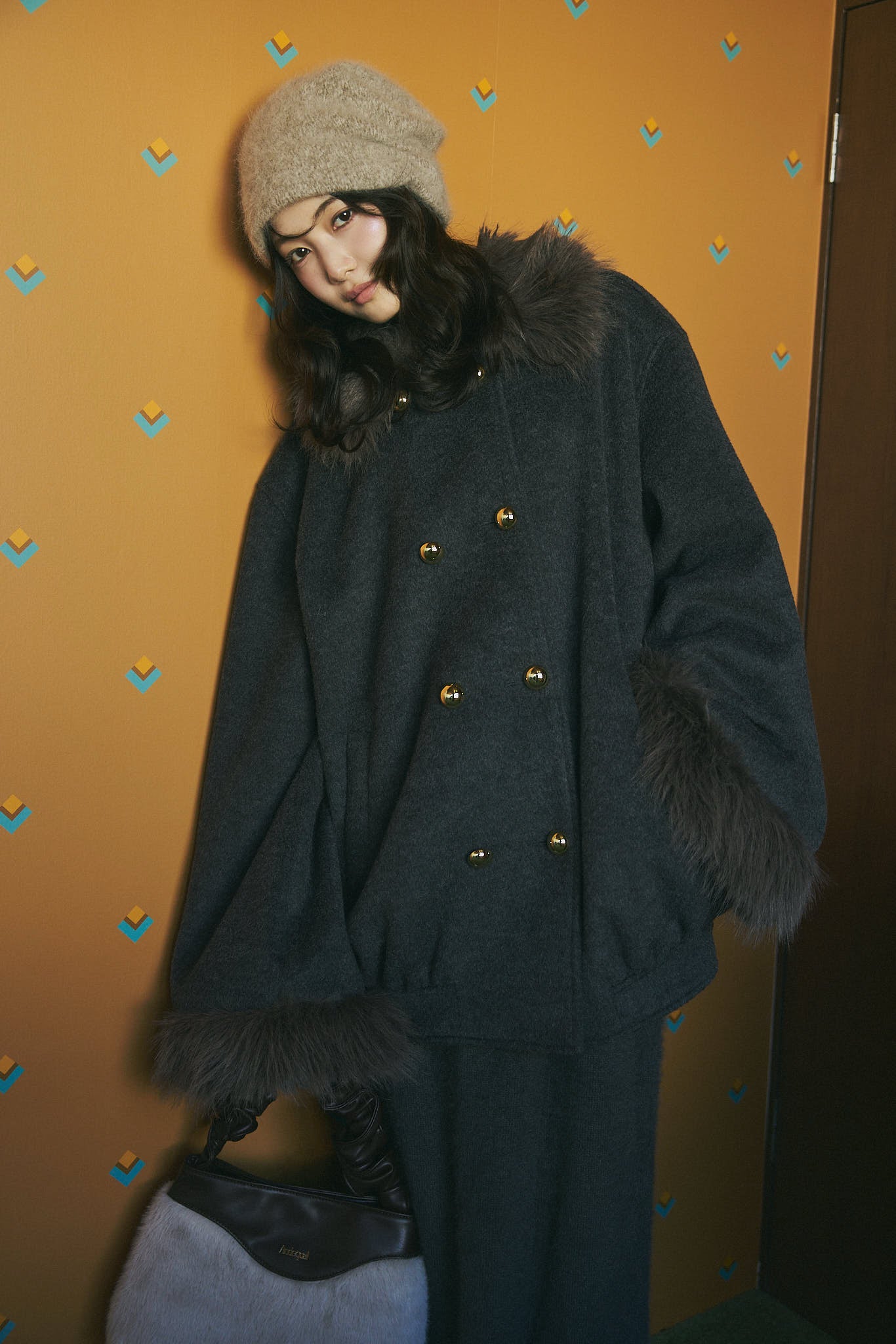 gather handle fur bag