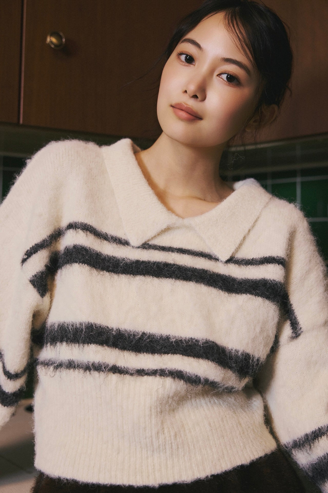 nuance border collar knit