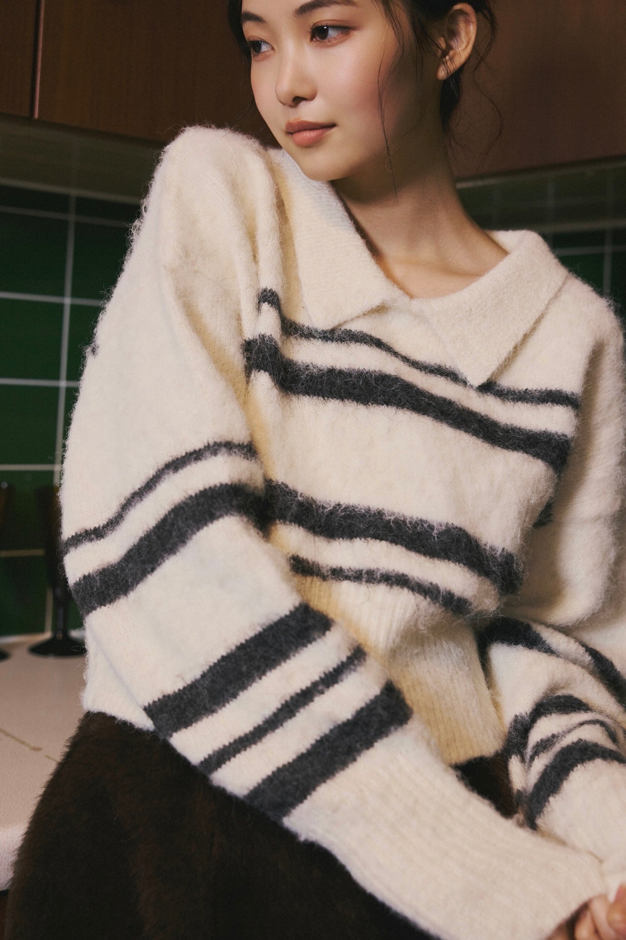 nuance border collar knit
