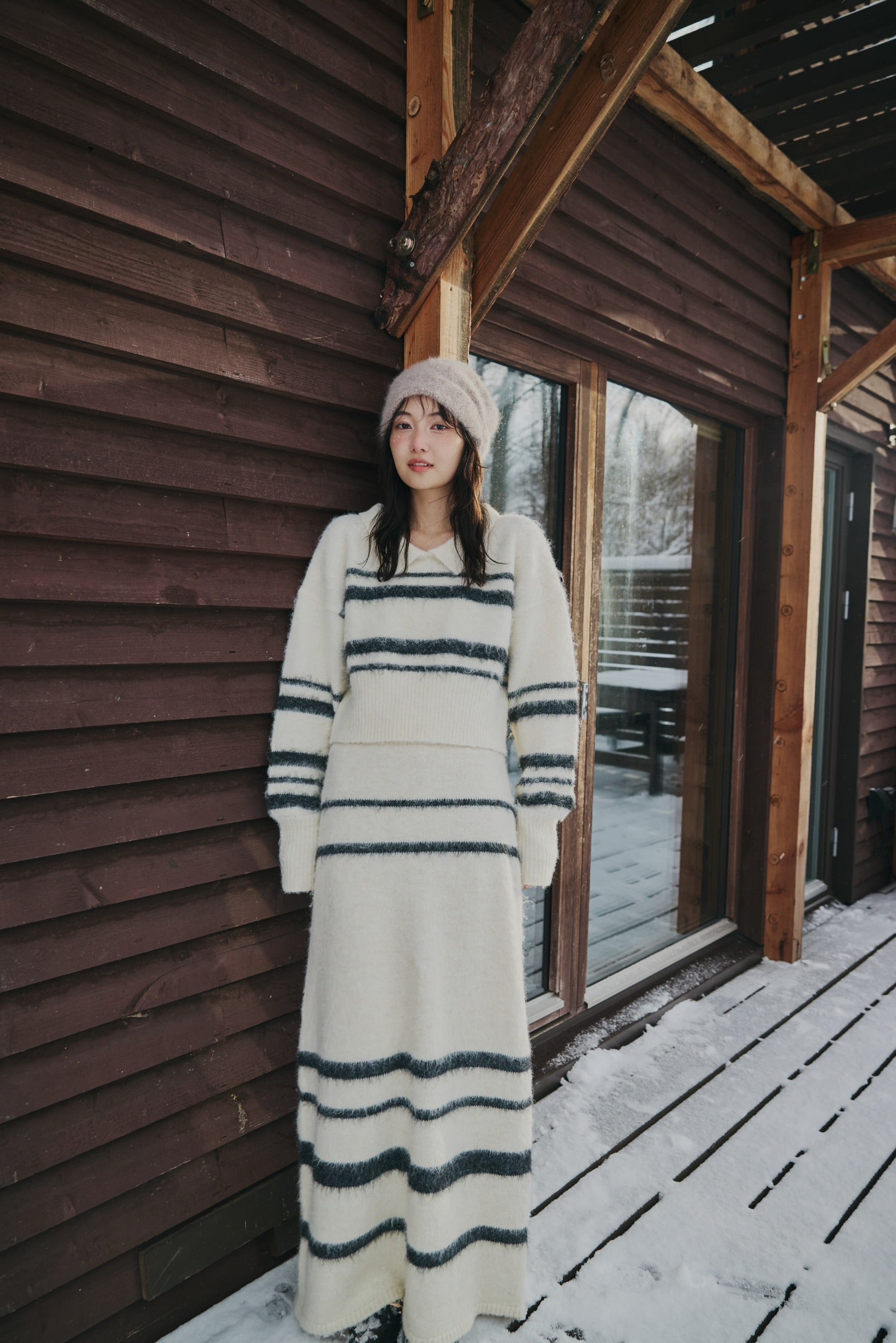 nuance border collar knit
